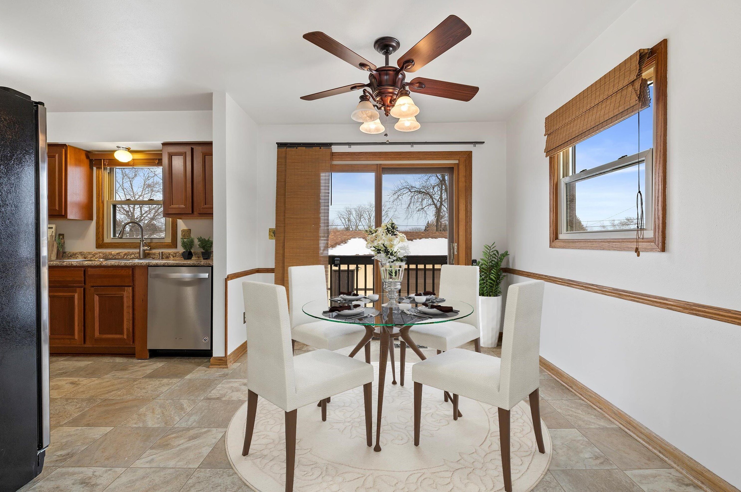 5946 33, Milwaukee WI 53221-4724 exterior