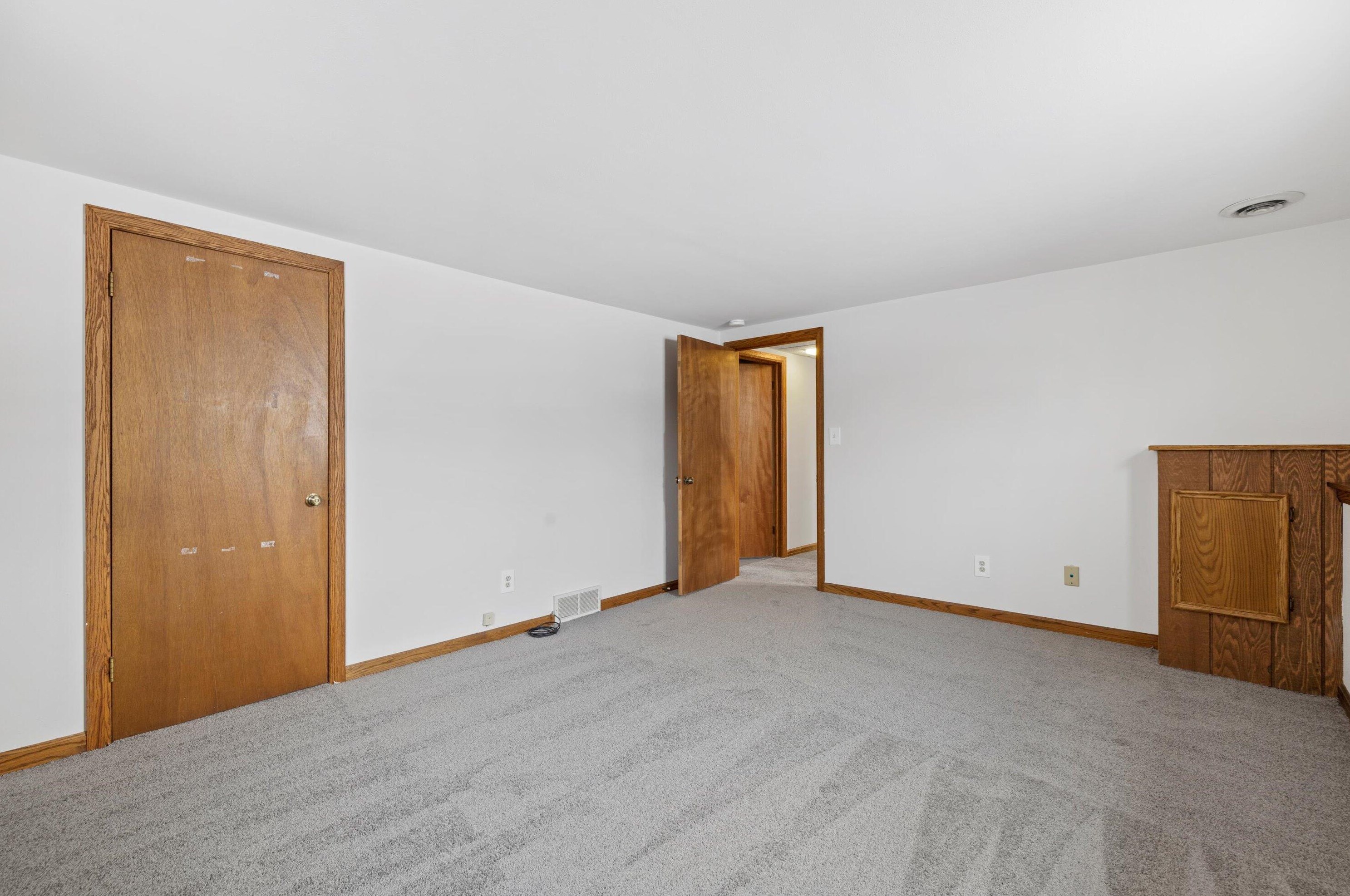 5946 33, Milwaukee WI 53221-4724 exterior