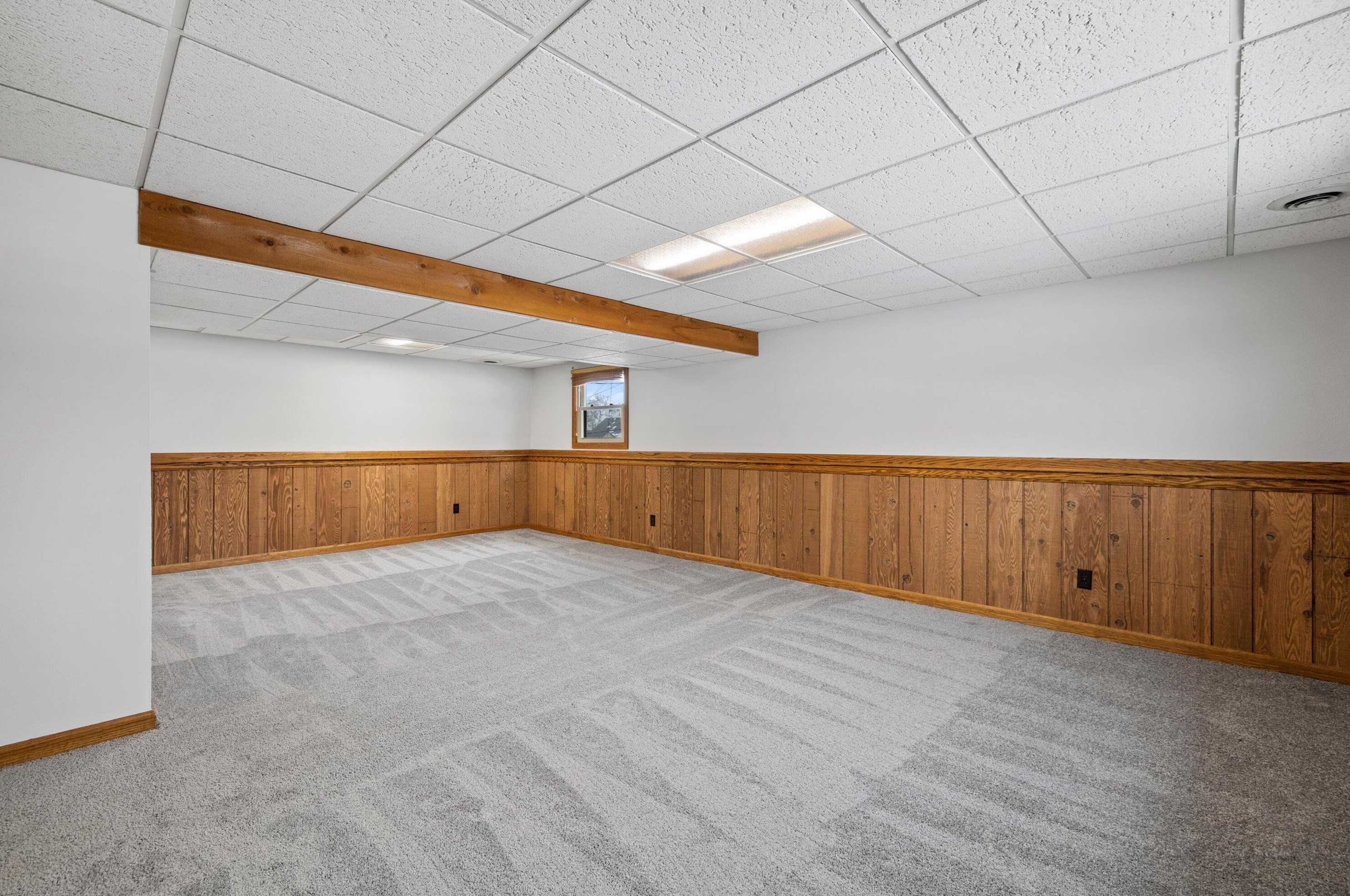 5946 33, Milwaukee WI 53221-4724 exterior