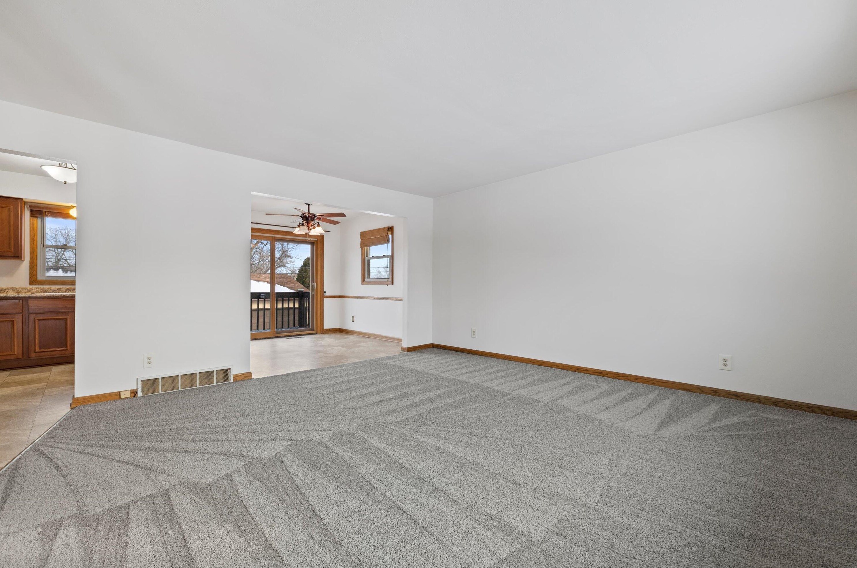 5946 33, Milwaukee WI 53221-4724 exterior