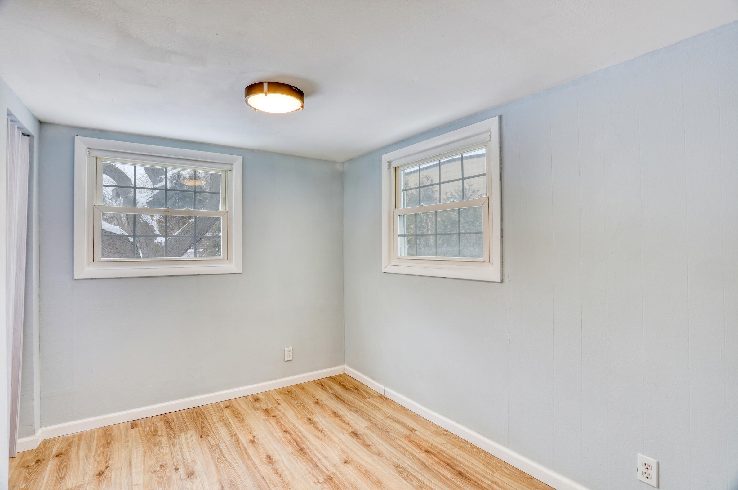 5225 Whitnall Ave, Cudahy WI  53110-1940 exterior