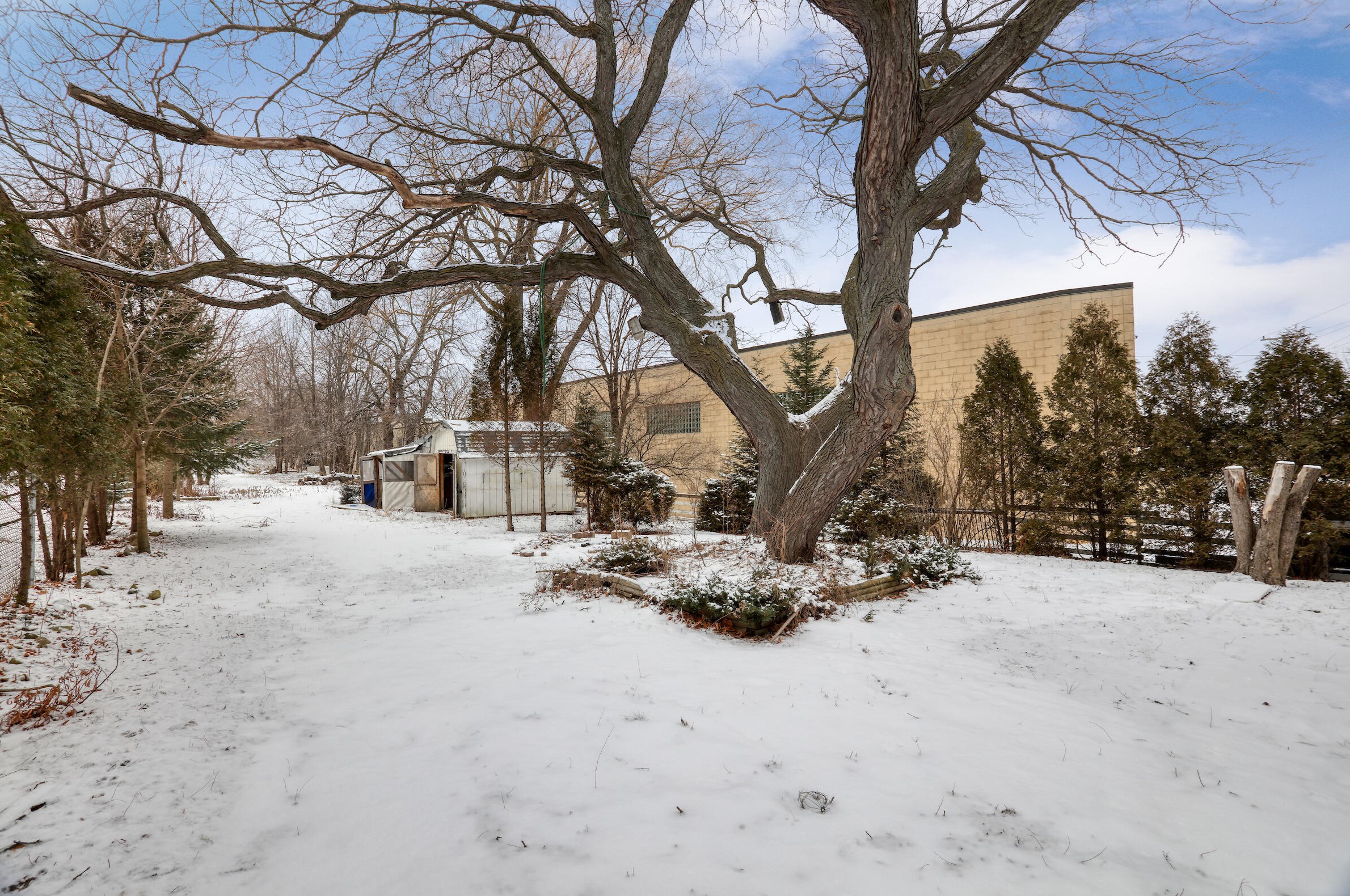5225 Whitnall Ave, Cudahy WI  53110-1940 exterior