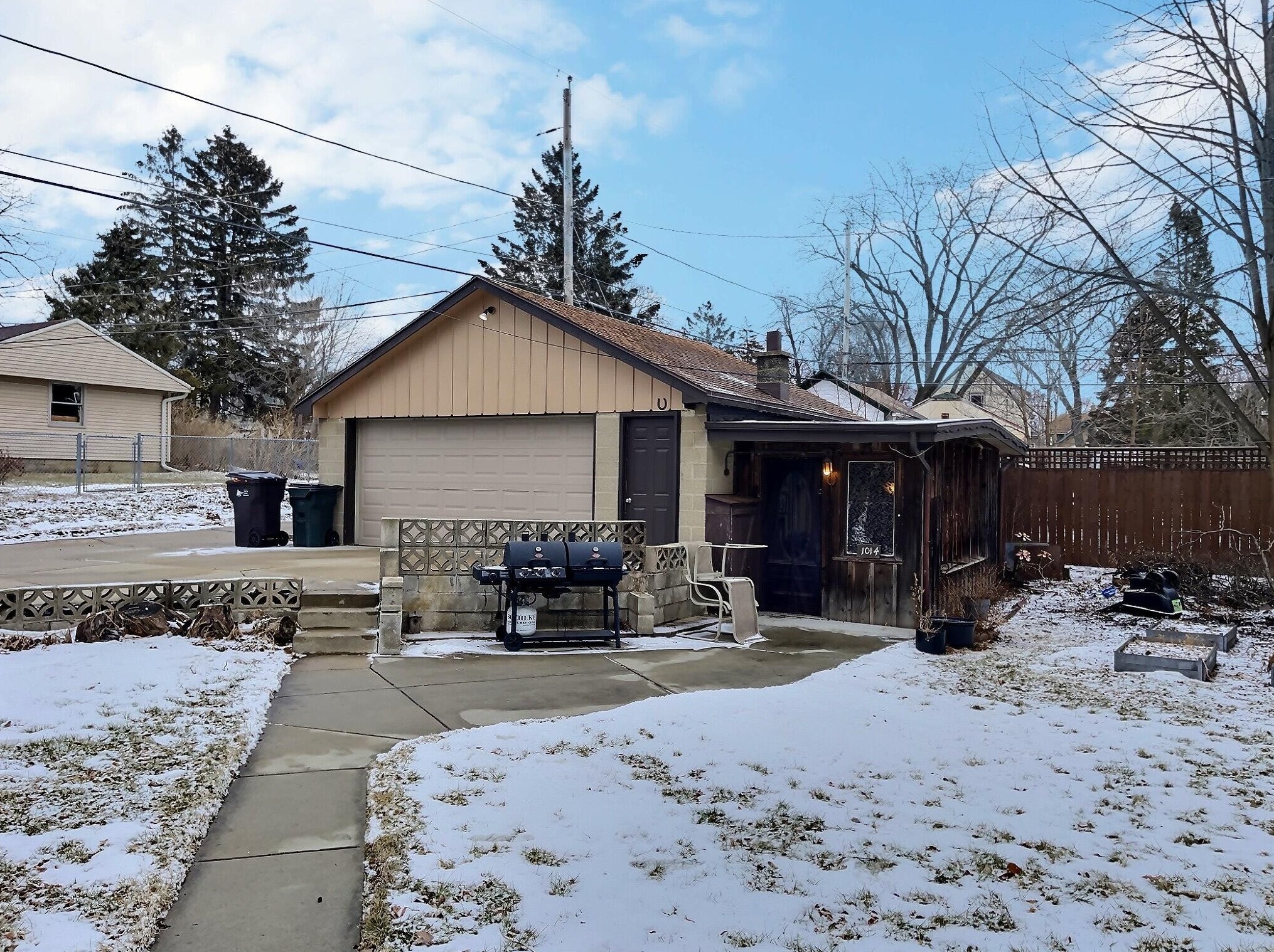 1014 Sycamore Ave, South Milwaukee WI  53172-1342 exterior