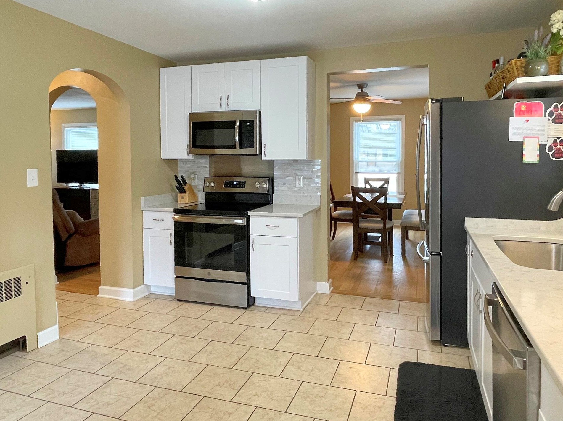 1014 Sycamore Ave, South Milwaukee WI  53172-1342 exterior