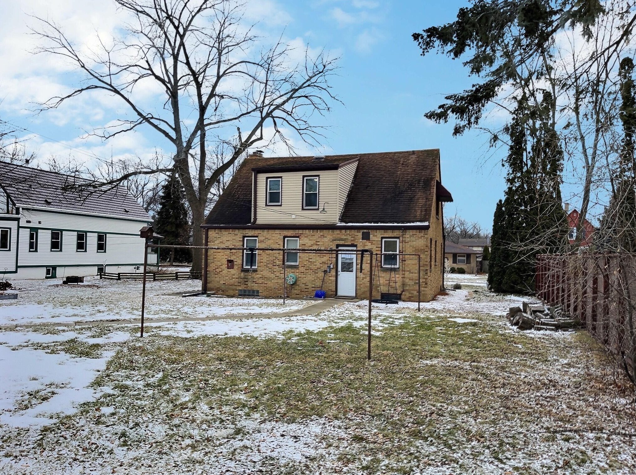 1014 Sycamore Ave, South Milwaukee WI  53172-1342 exterior