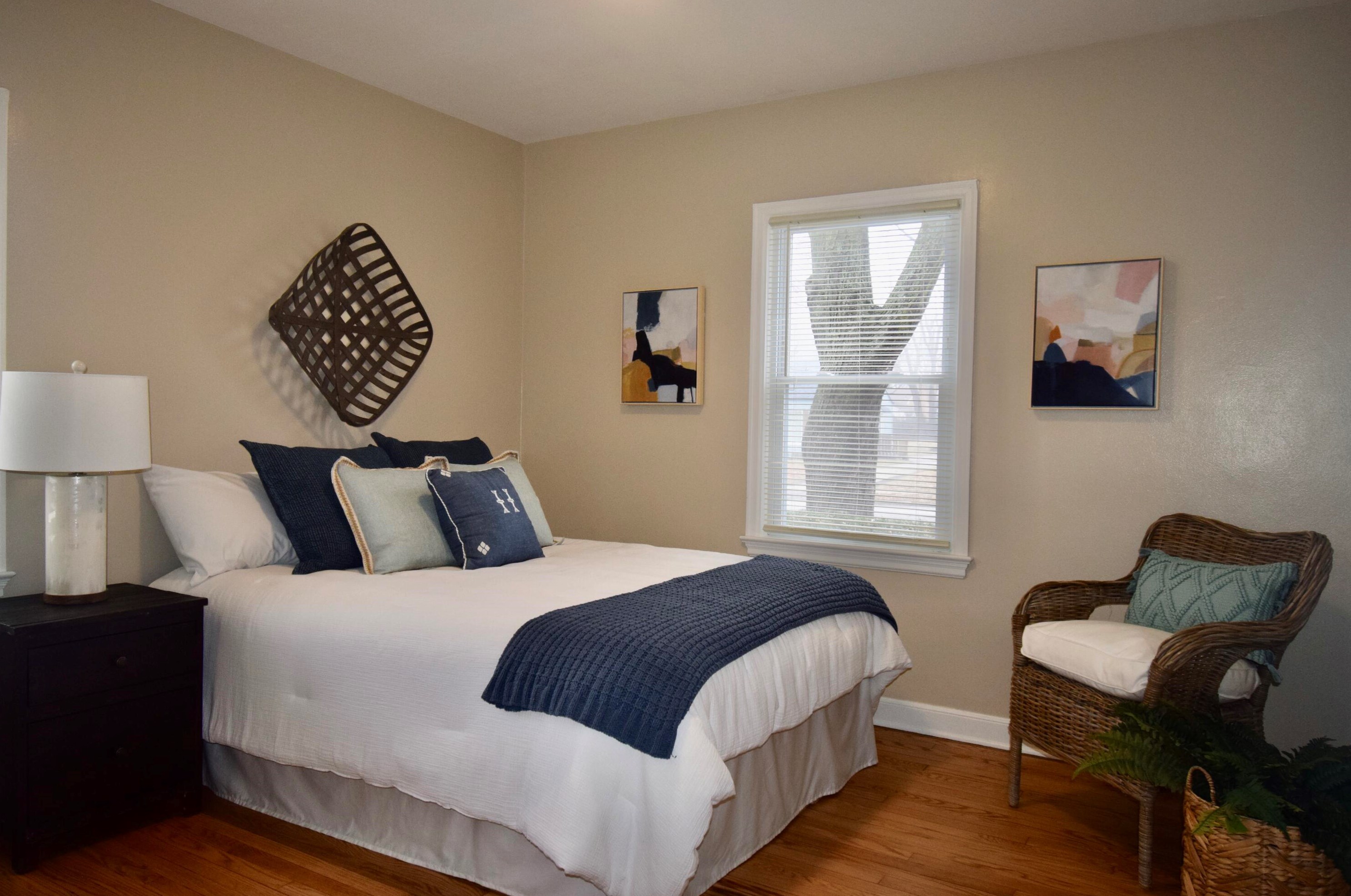 4937 74, Milwaukee WI 53213-1735 exterior