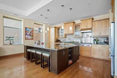 1313 N Franklin Pl #303 - Photo 1