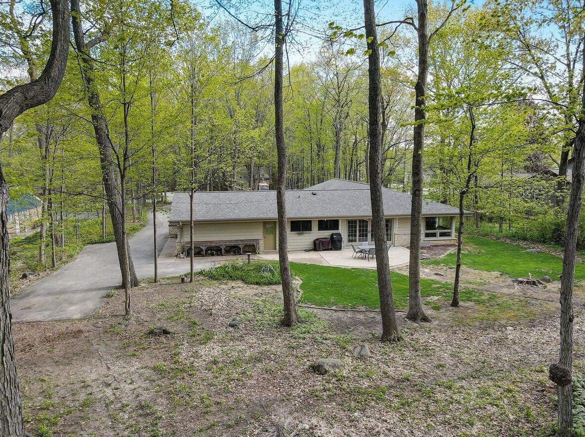 19050 Lothmoor Drive Lower, Brookfield WI  53045-4190 exterior