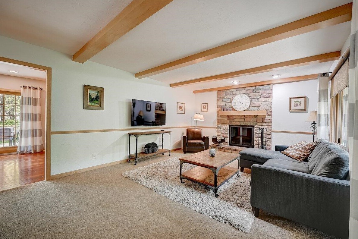 19050 Lothmoor Drive Lower, Brookfield WI  53045-4190 exterior