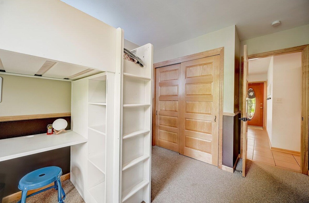 19050 Lothmoor Drive Lower, Brookfield WI  53045-4190 exterior