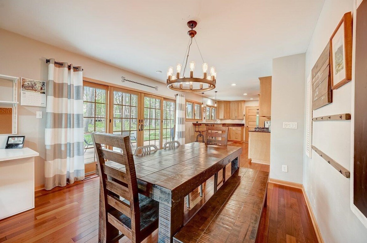 19050 Lothmoor Drive Lower, Brookfield WI  53045-4190 exterior