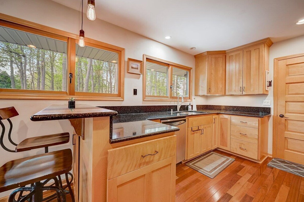 19050 Lothmoor Drive Lower, Brookfield WI  53045-4190 exterior