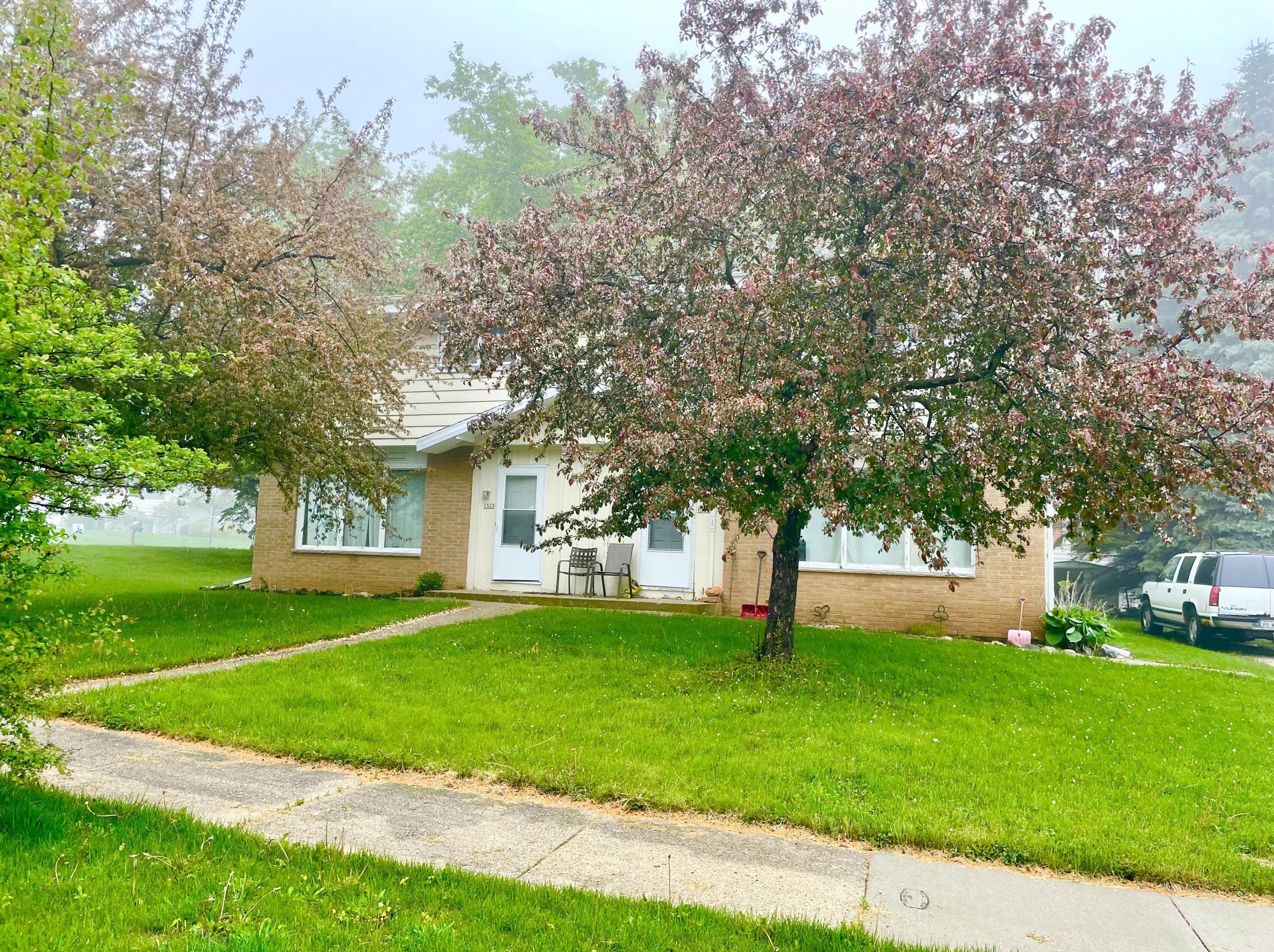 1523 5th Ave, Grafton WI  53024-2360 exterior