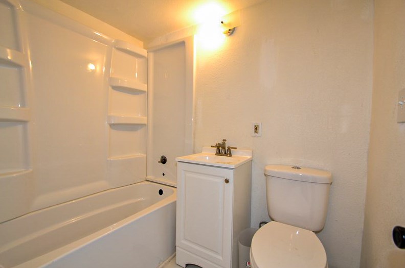 5225 Whitnall Ave, Cudahy WI  53110-1940 exterior