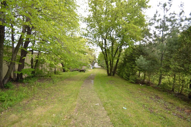 5225 Whitnall Ave, Cudahy WI  53110-1940 exterior
