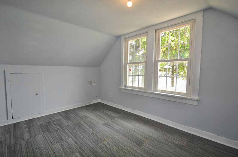5225 Whitnall Ave, Cudahy WI  53110-1940 exterior