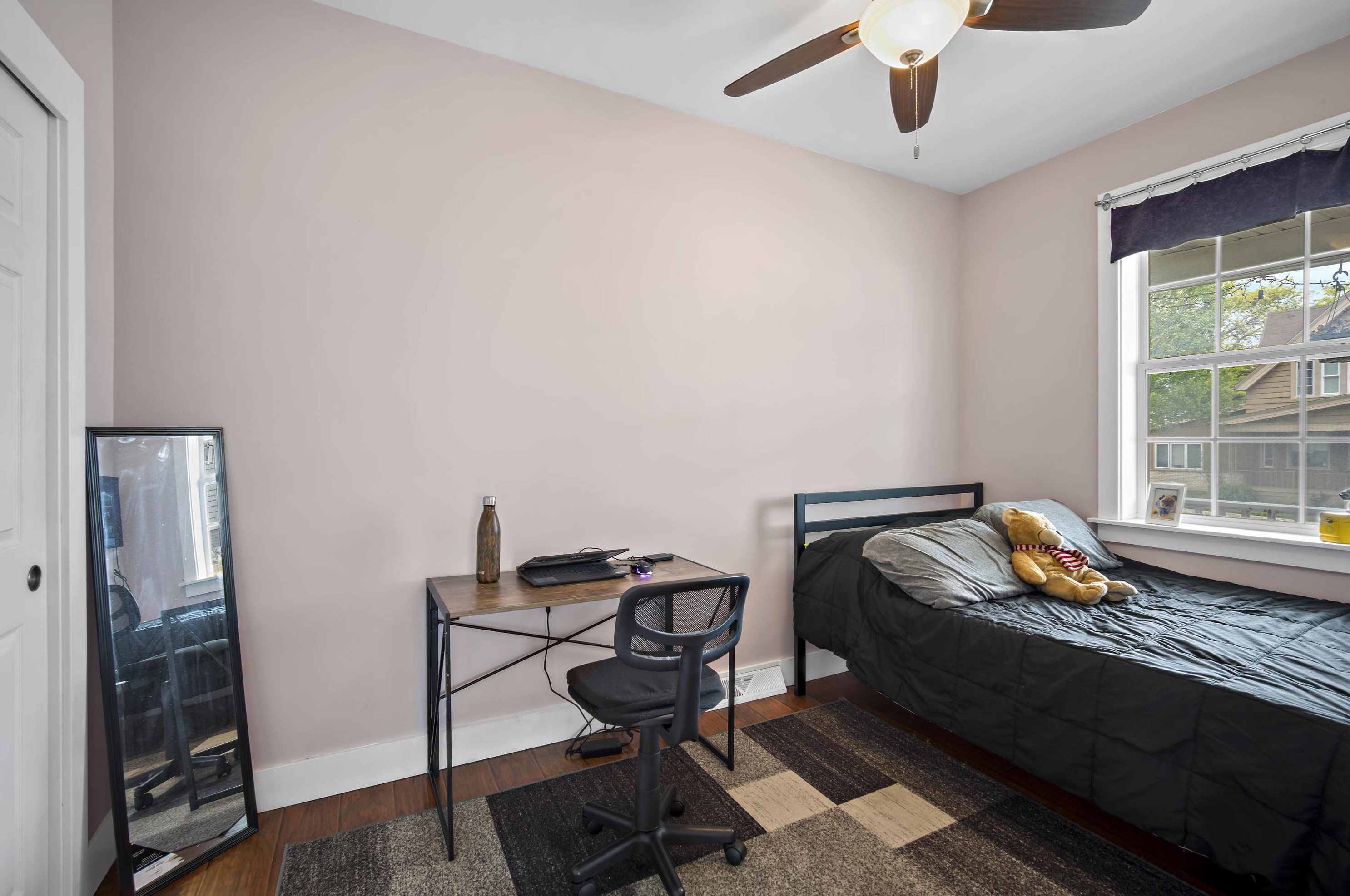 3875 Pulaski Ave, Cudahy WI 53110-1928 exterior