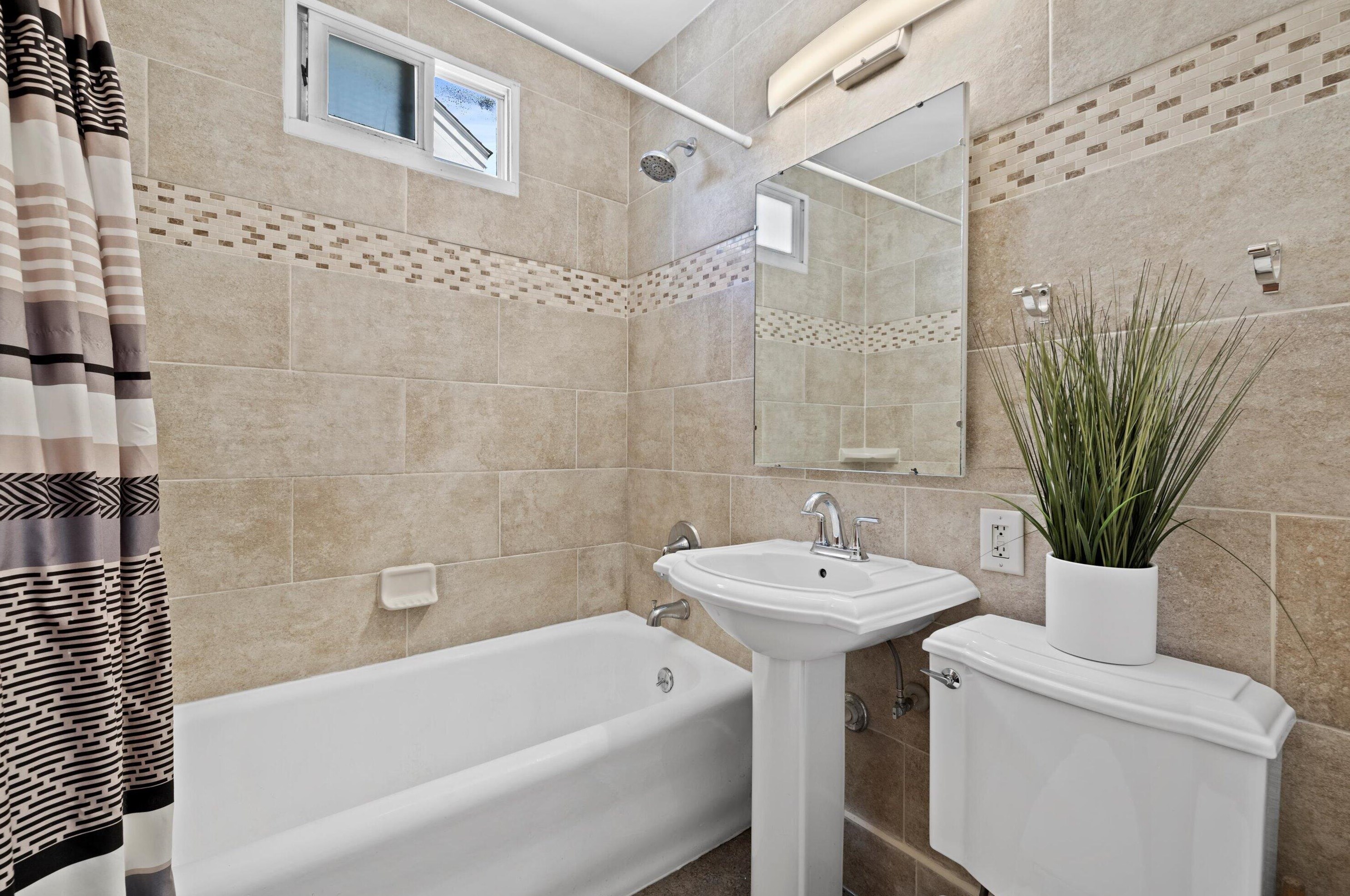 1020 William St, Racine WI 53402-4156 exterior