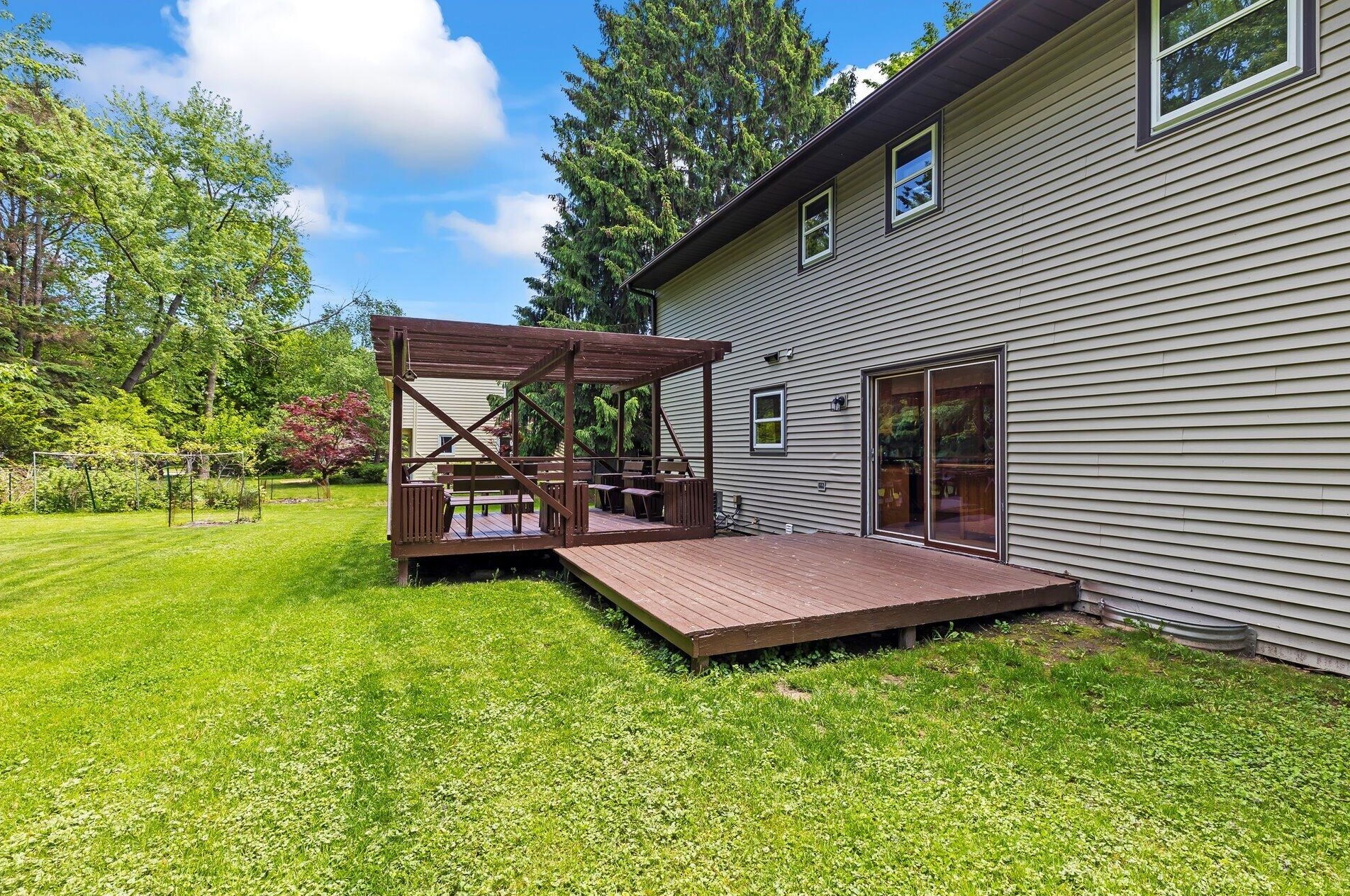 1420 Autumn Dr, Racine WI 53402-1813 exterior