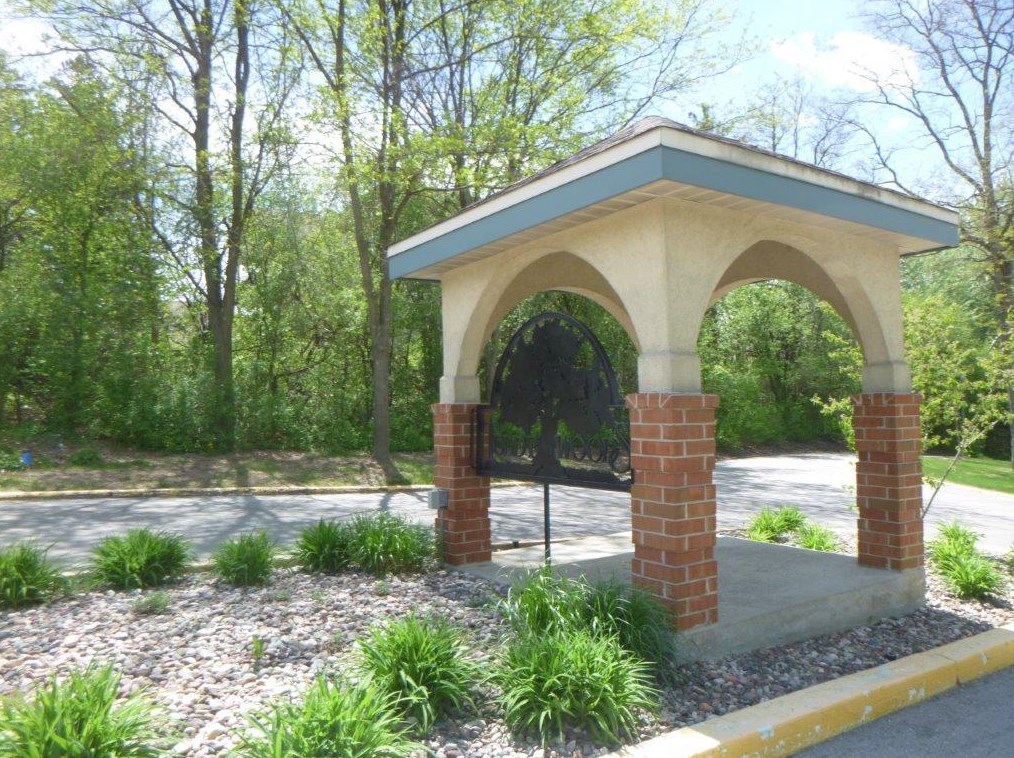 18920 Toldt Woods Dr, Brookfield WI  53045-6087 exterior
