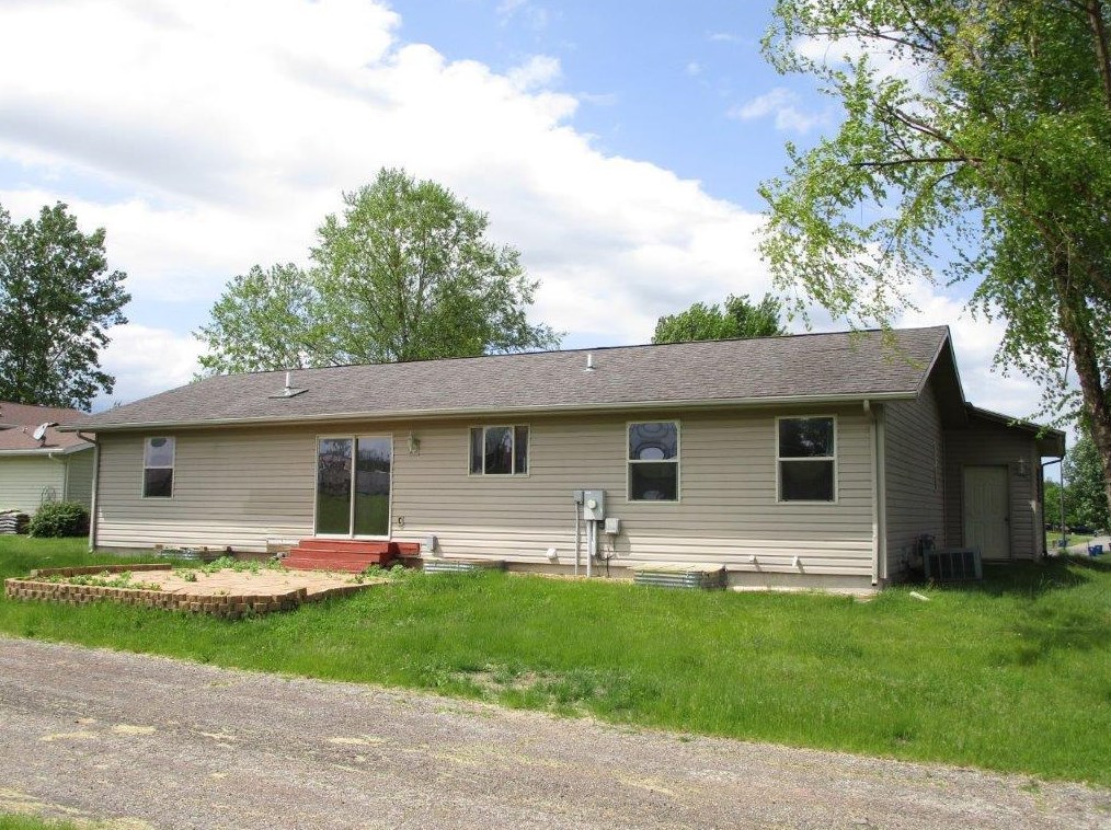 2105 Henry Johns Blvd, Newburg Corners, WI 54614