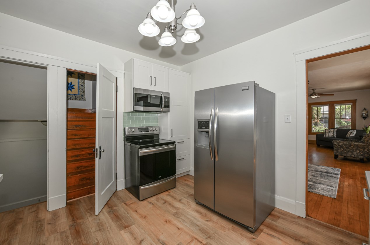 1106 Blaine Ave, Racine WI 53405-2905 exterior