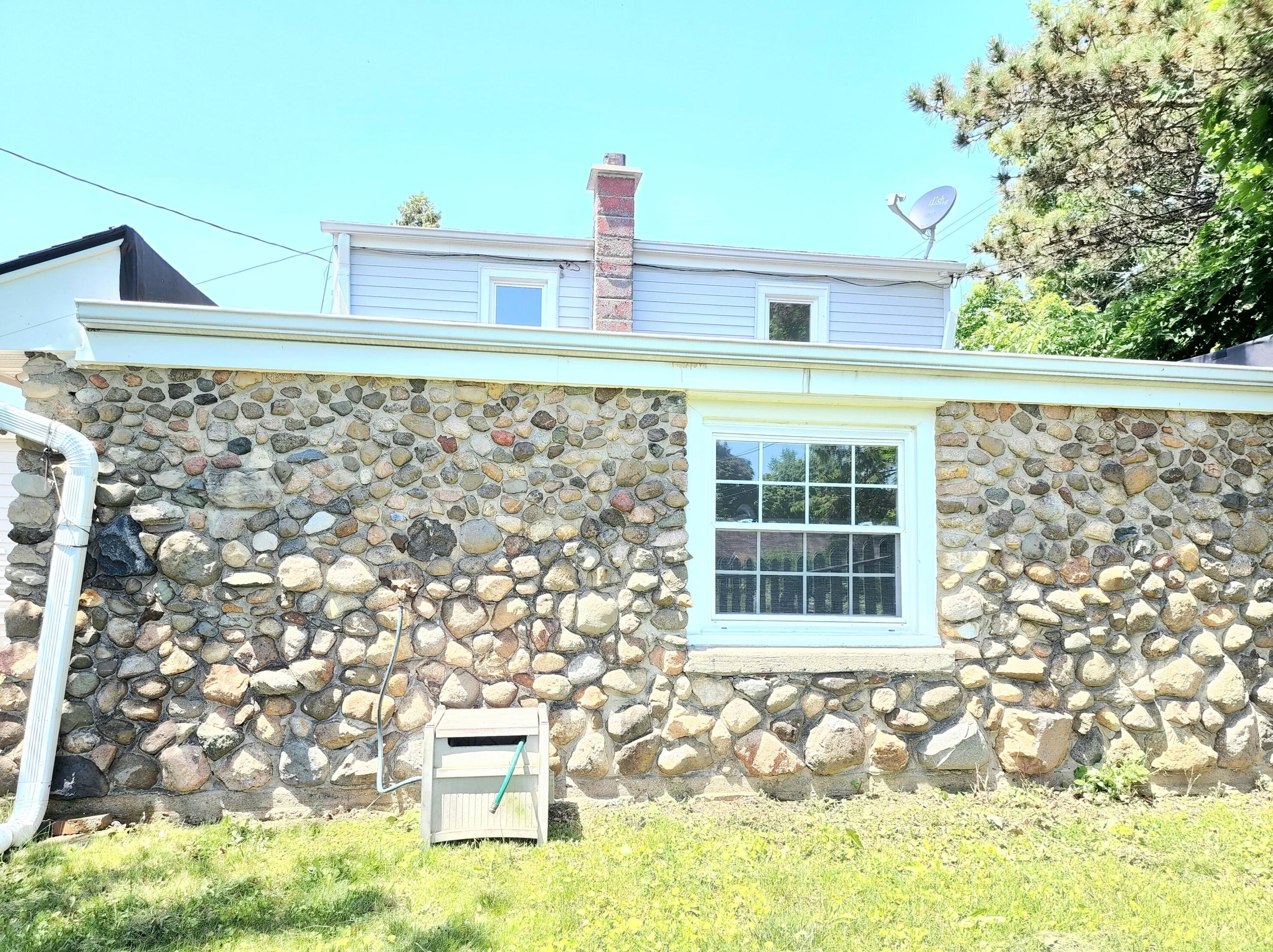 705 Nicholson Ave, South Milwaukee WI  53172-1446 exterior