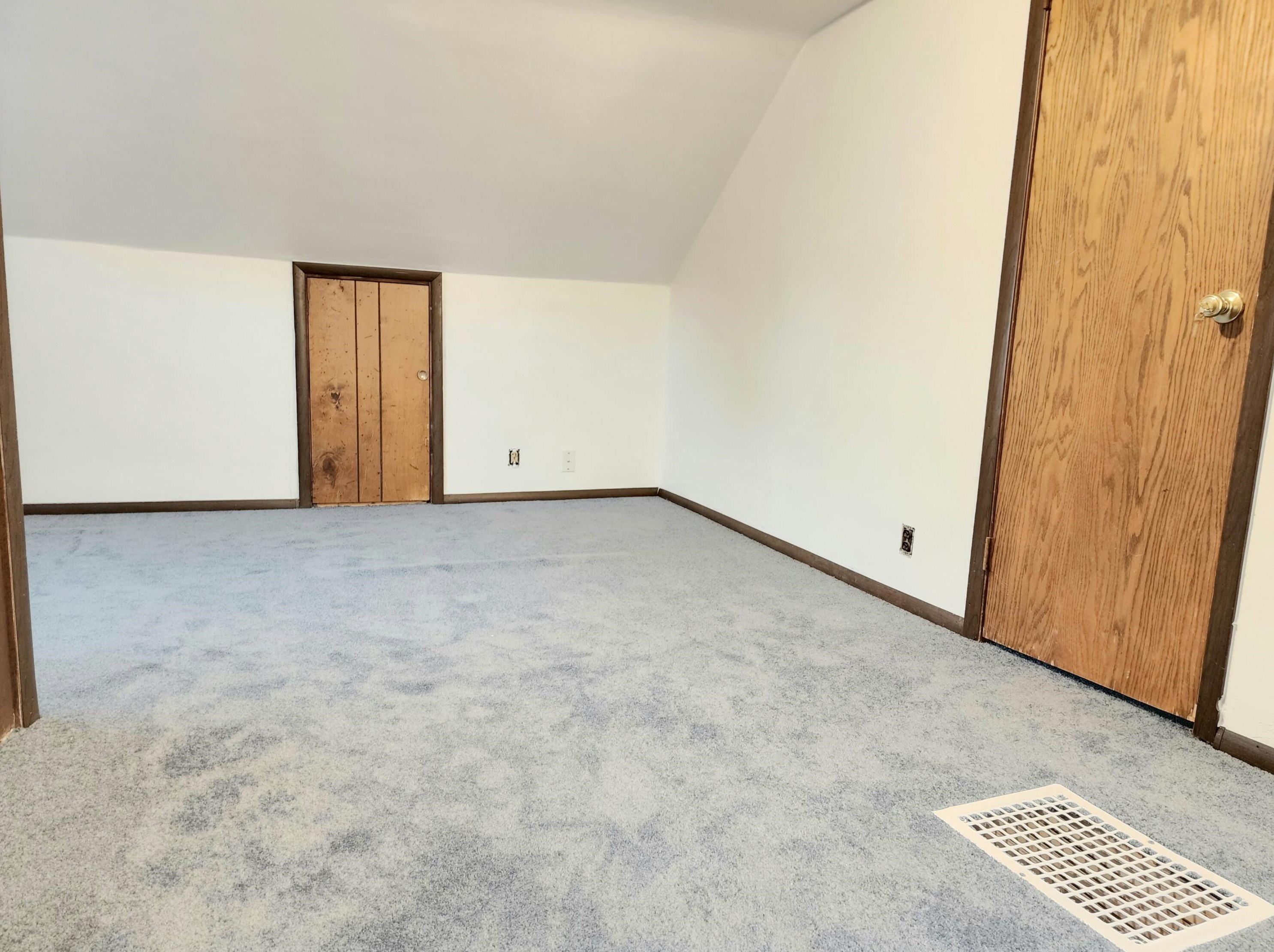 705 Nicholson Ave, South Milwaukee WI  53172-1446 exterior