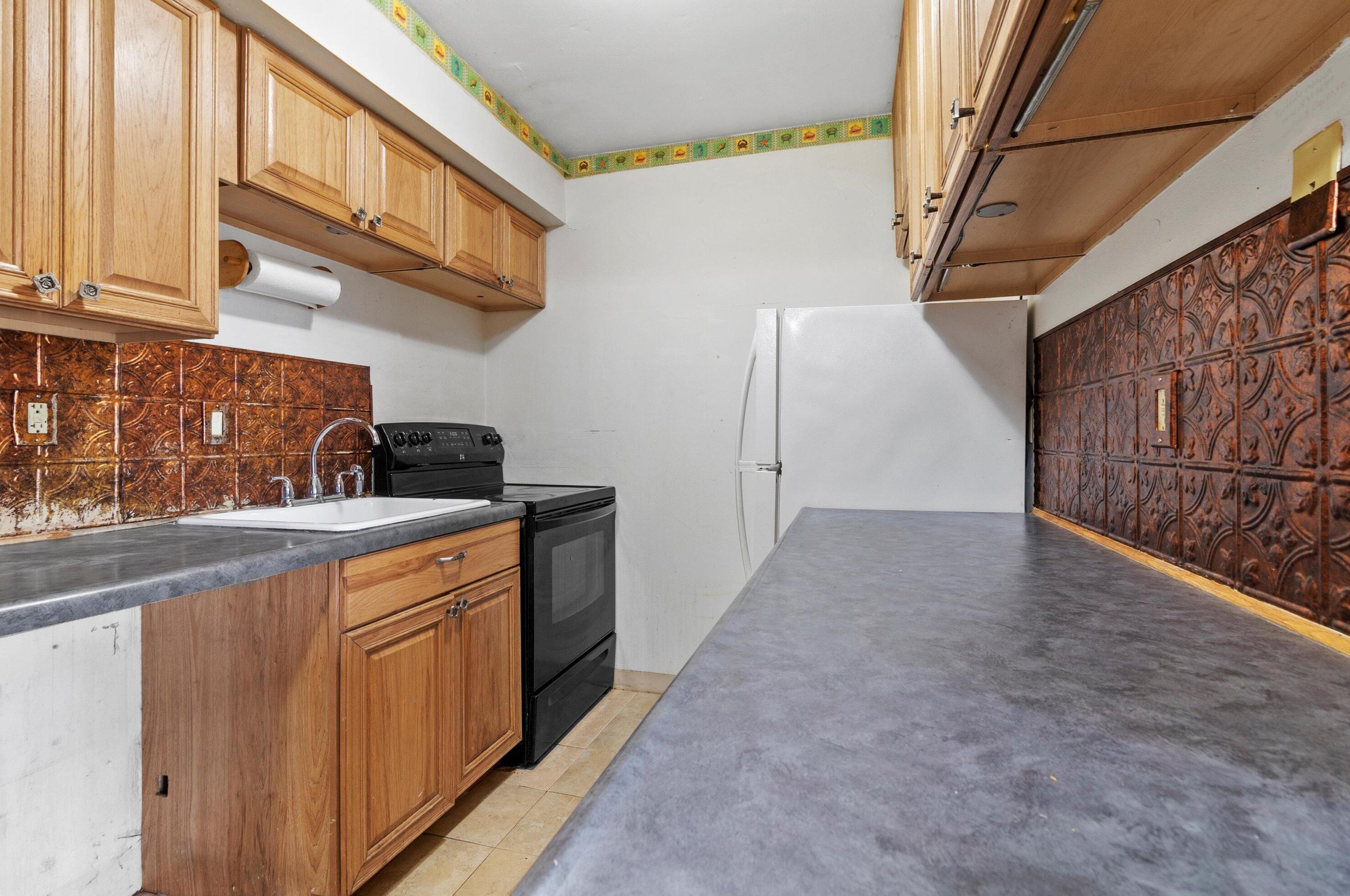 3333 5th Ave, South Milwaukee WI  53172-4015 exterior