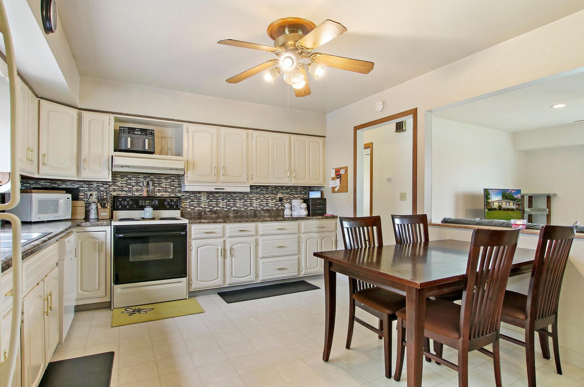 3615 19 St, Racine WI 53405-3701 exterior