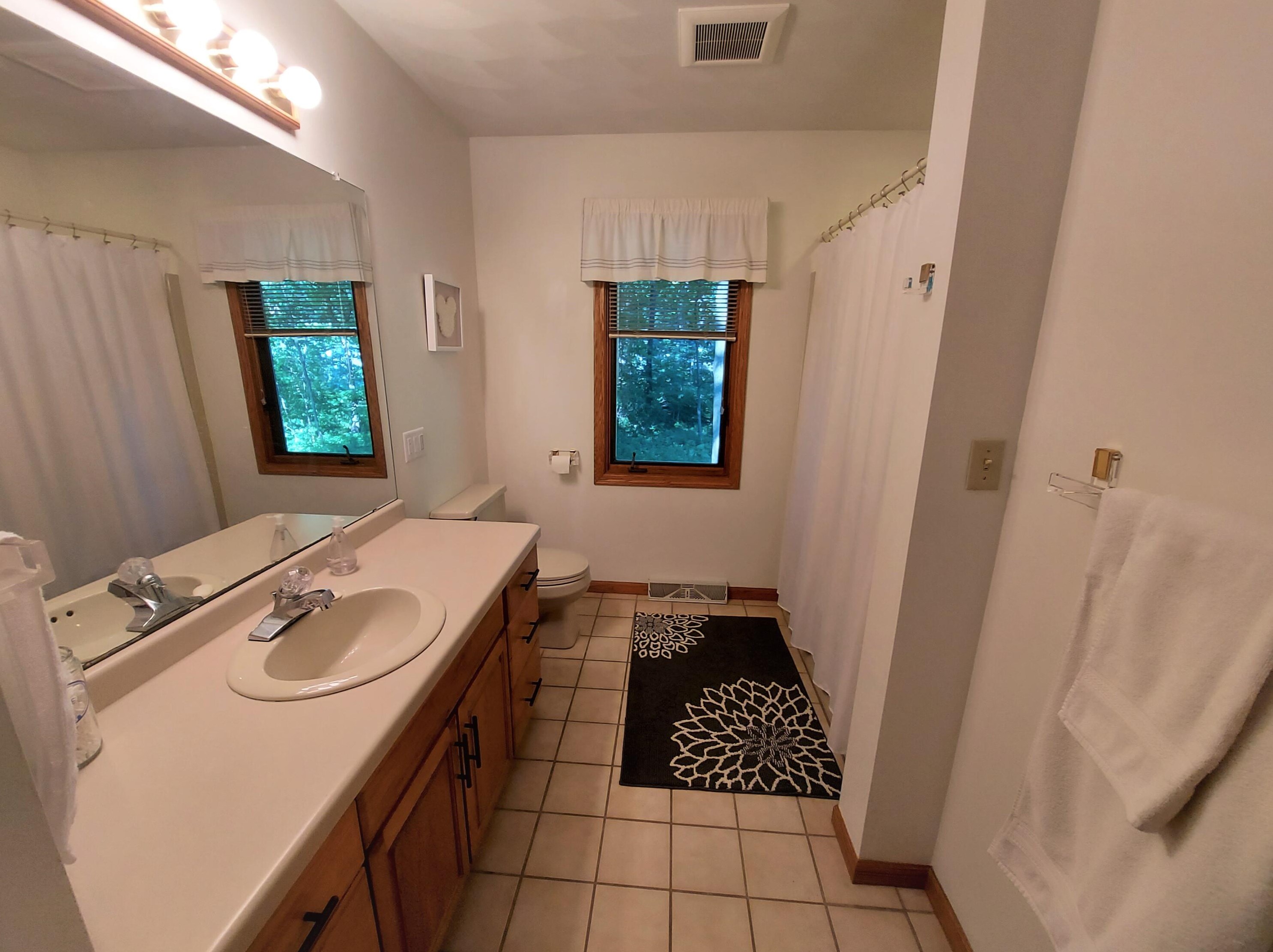 940 Satinwood Ct, Brookfield WI  53005-6852 exterior