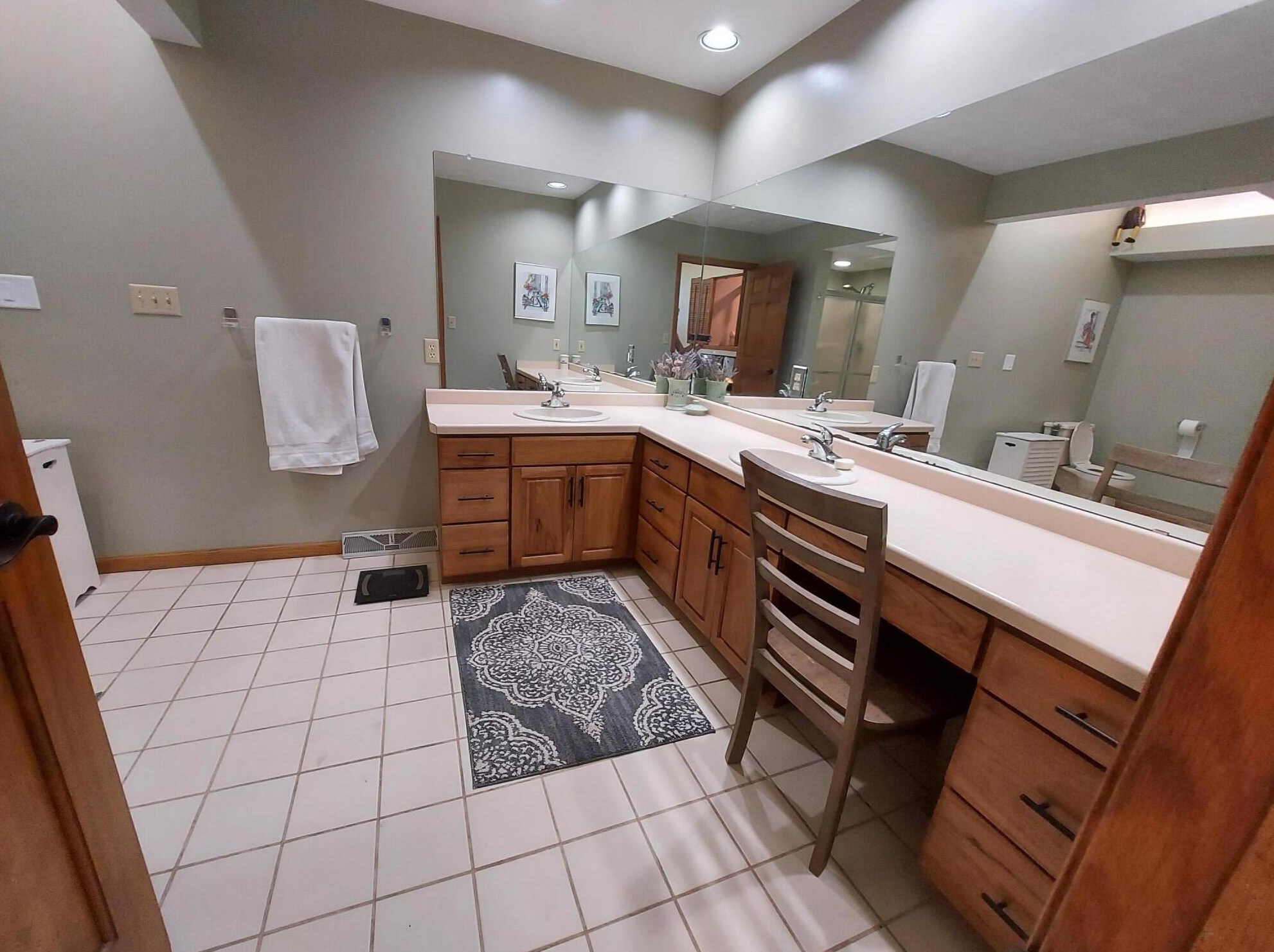 940 Satinwood Ct, Brookfield WI  53005-6852 exterior