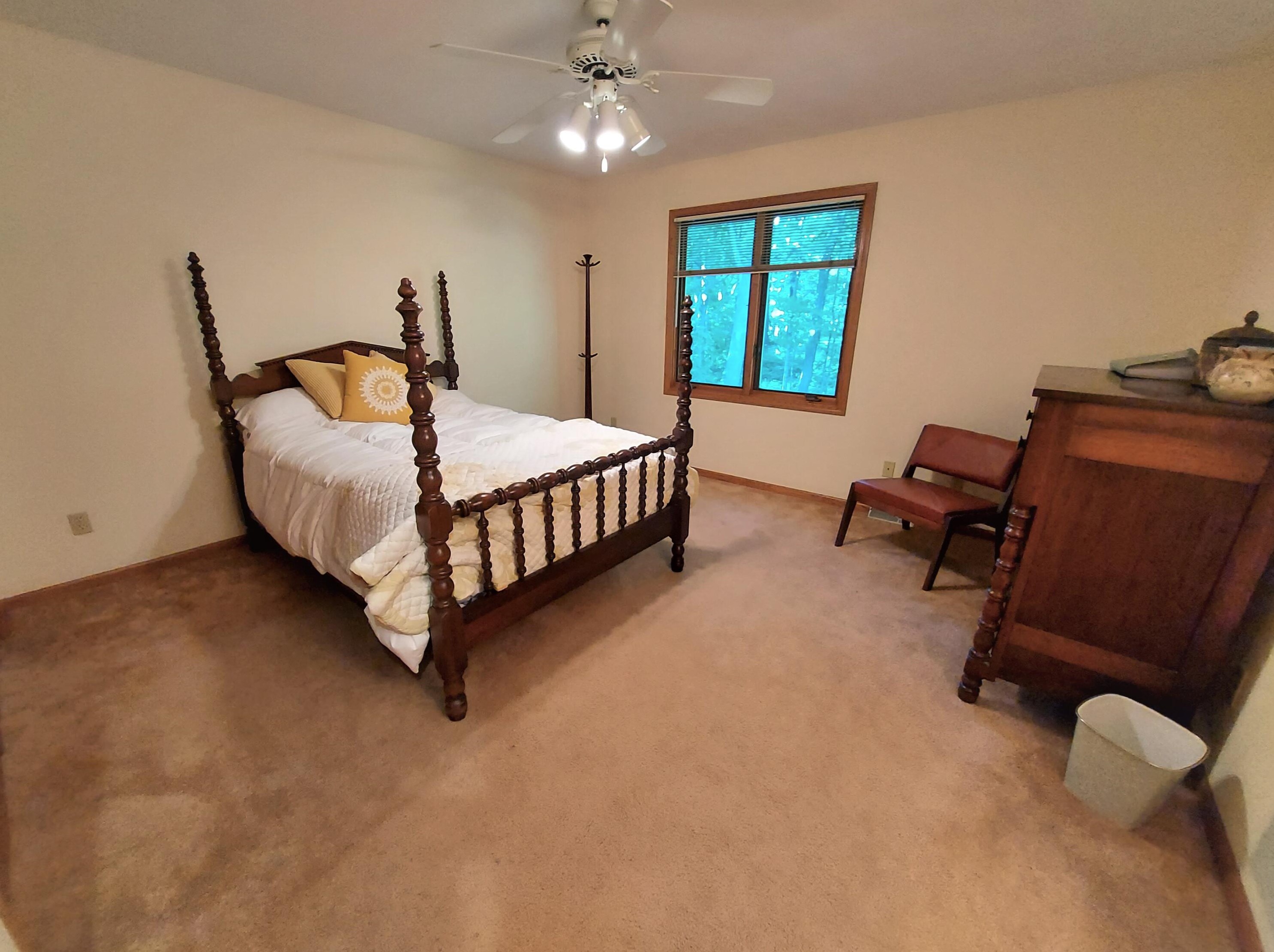 940 Satinwood Ct, Brookfield WI  53005-6852 exterior