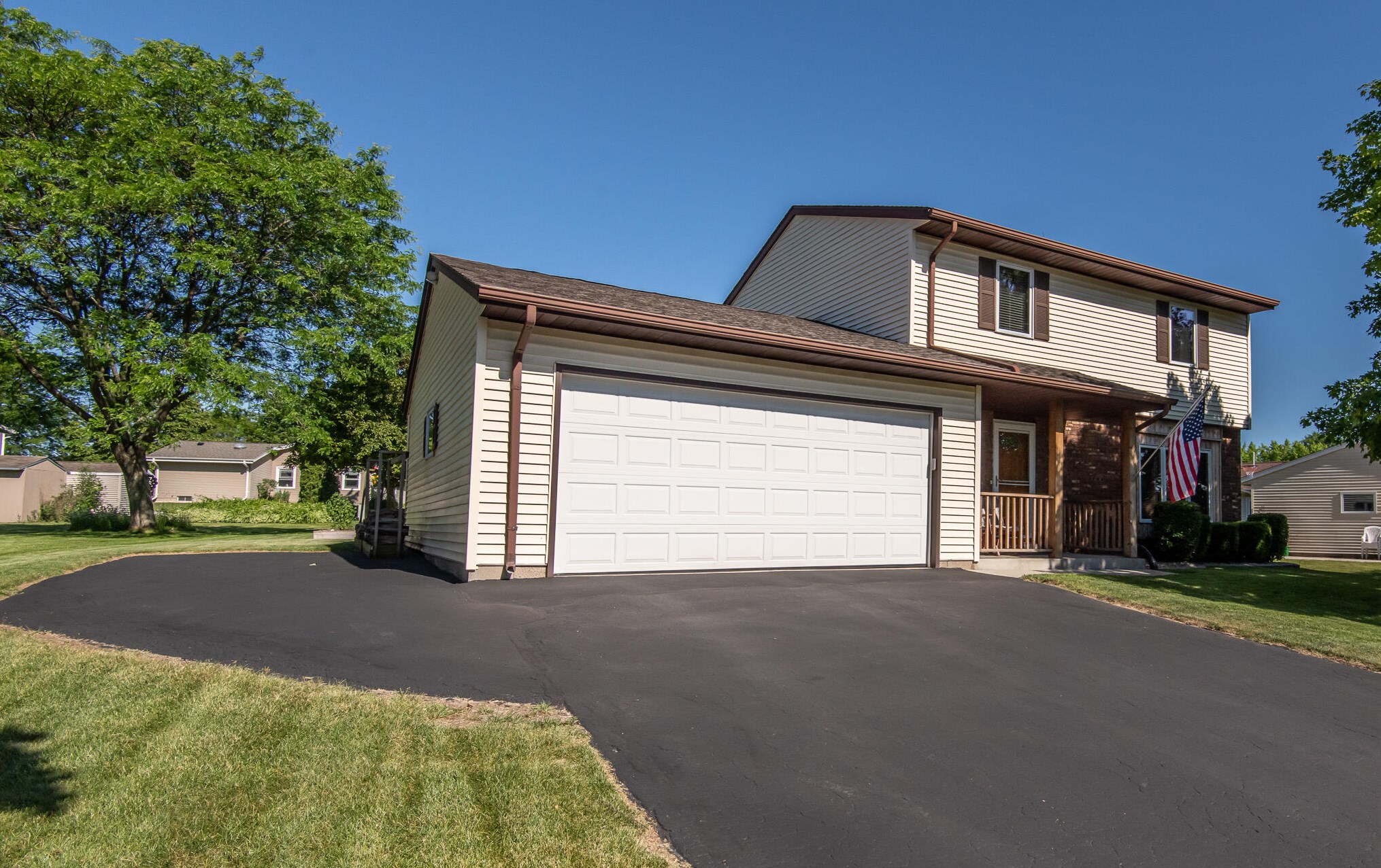 310 Prairie Run, Grafton WI  53024-1175 exterior