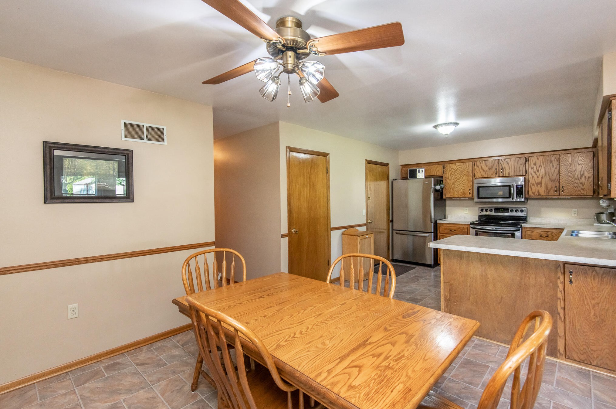 310 Prairie Run, Grafton WI  53024-1175 exterior