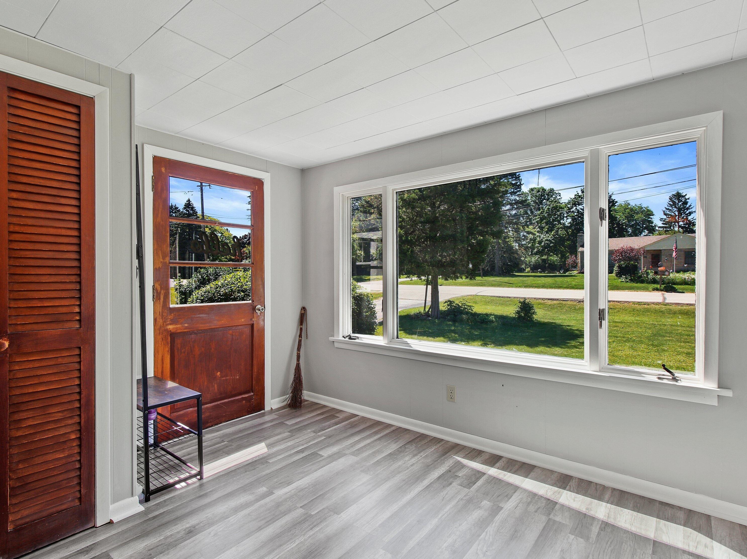 18030 Midland Pl, Brookfield WI  53045-4262 exterior