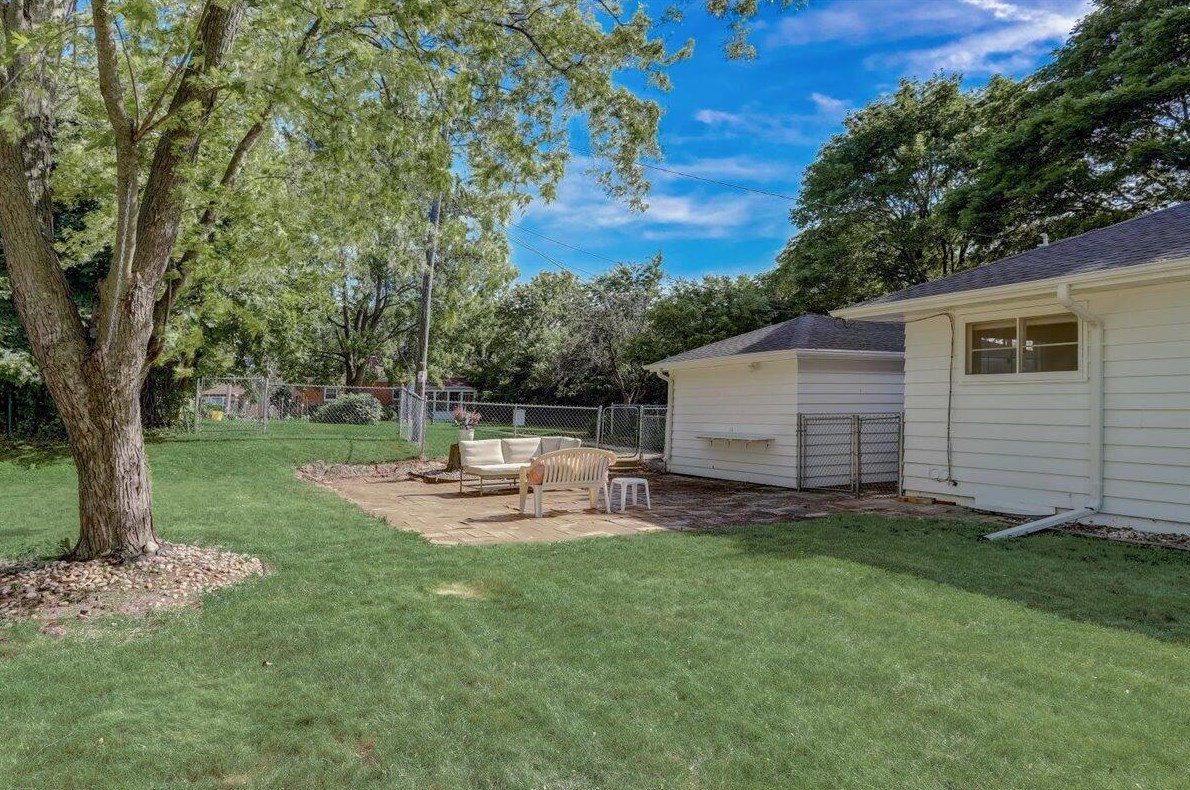 1355 Howard St, Racine WI  53404-2405 exterior