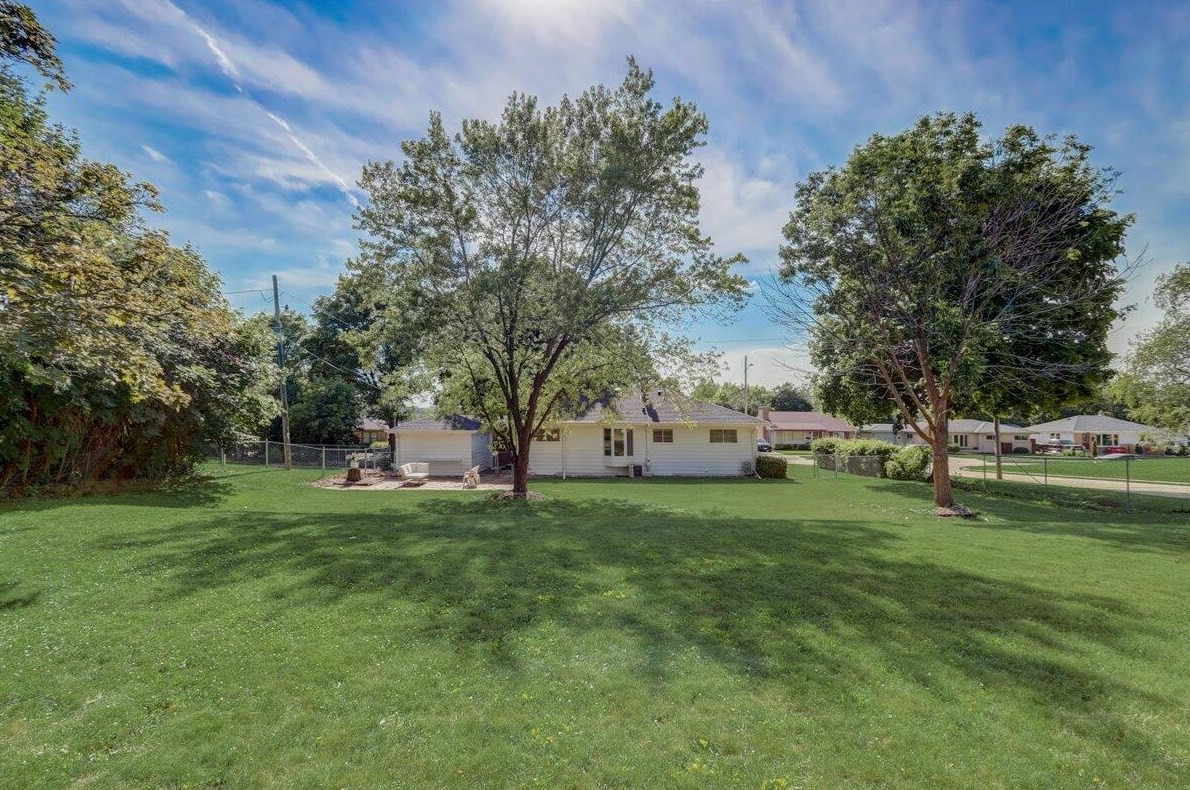 1355 Howard St, Racine WI  53404-2405 exterior