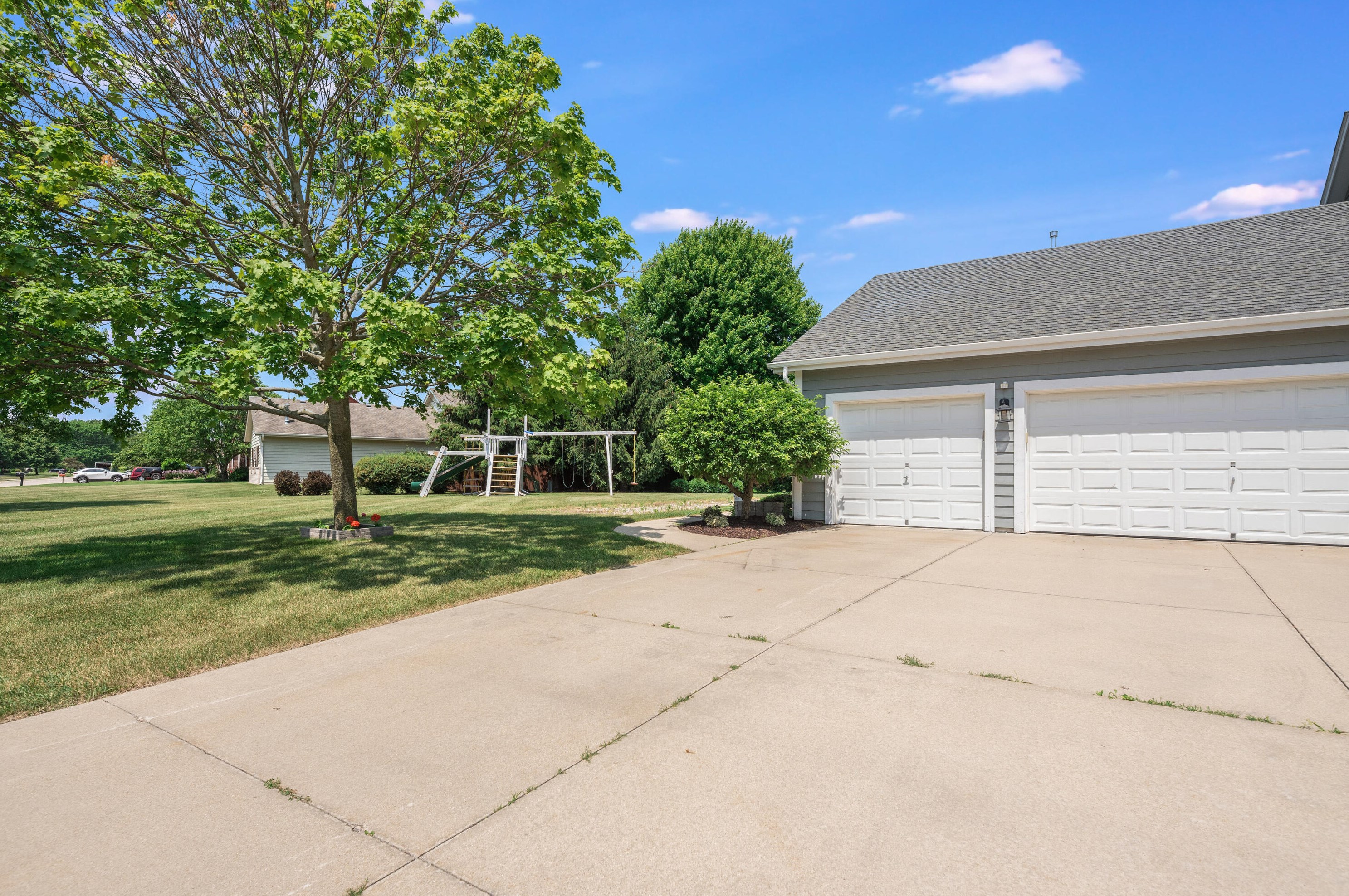 3800 Glencoe Dr, Racine WI  53403-9427 exterior