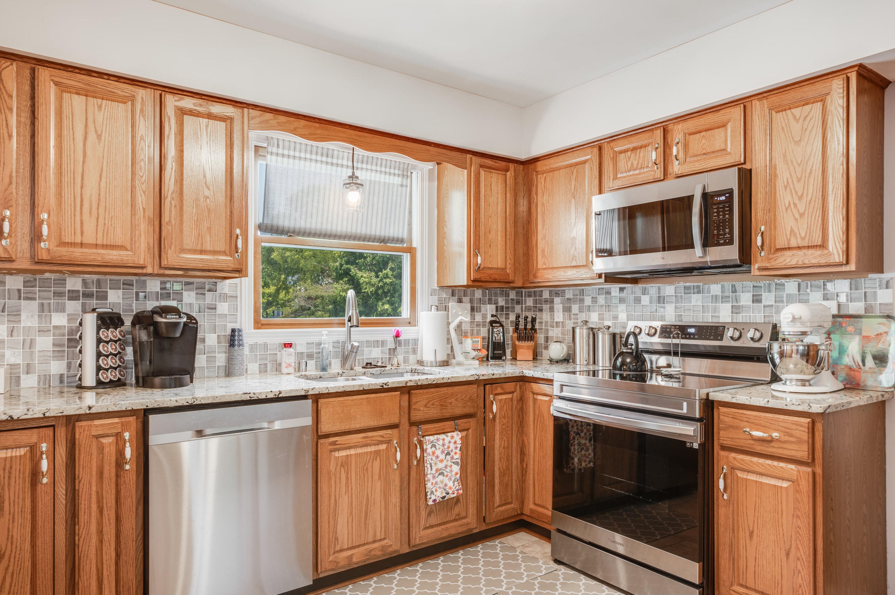 3800 Glencoe Dr, Racine WI  53403-9427 exterior