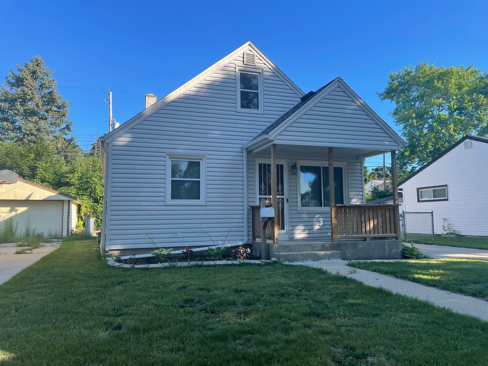 8048 W Herbert Ave, Milwaukee, WI 53218 MLS 1804107 Coldwell Banker