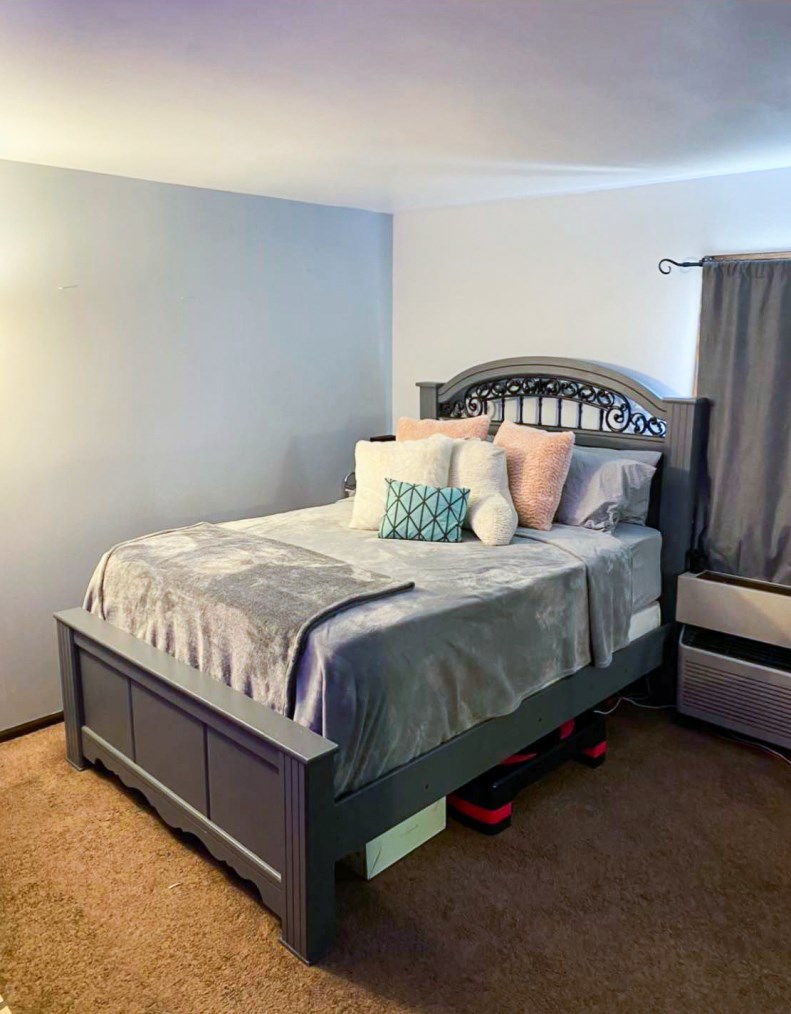 8515 107, Milwaukee WI 53224-4302 exterior