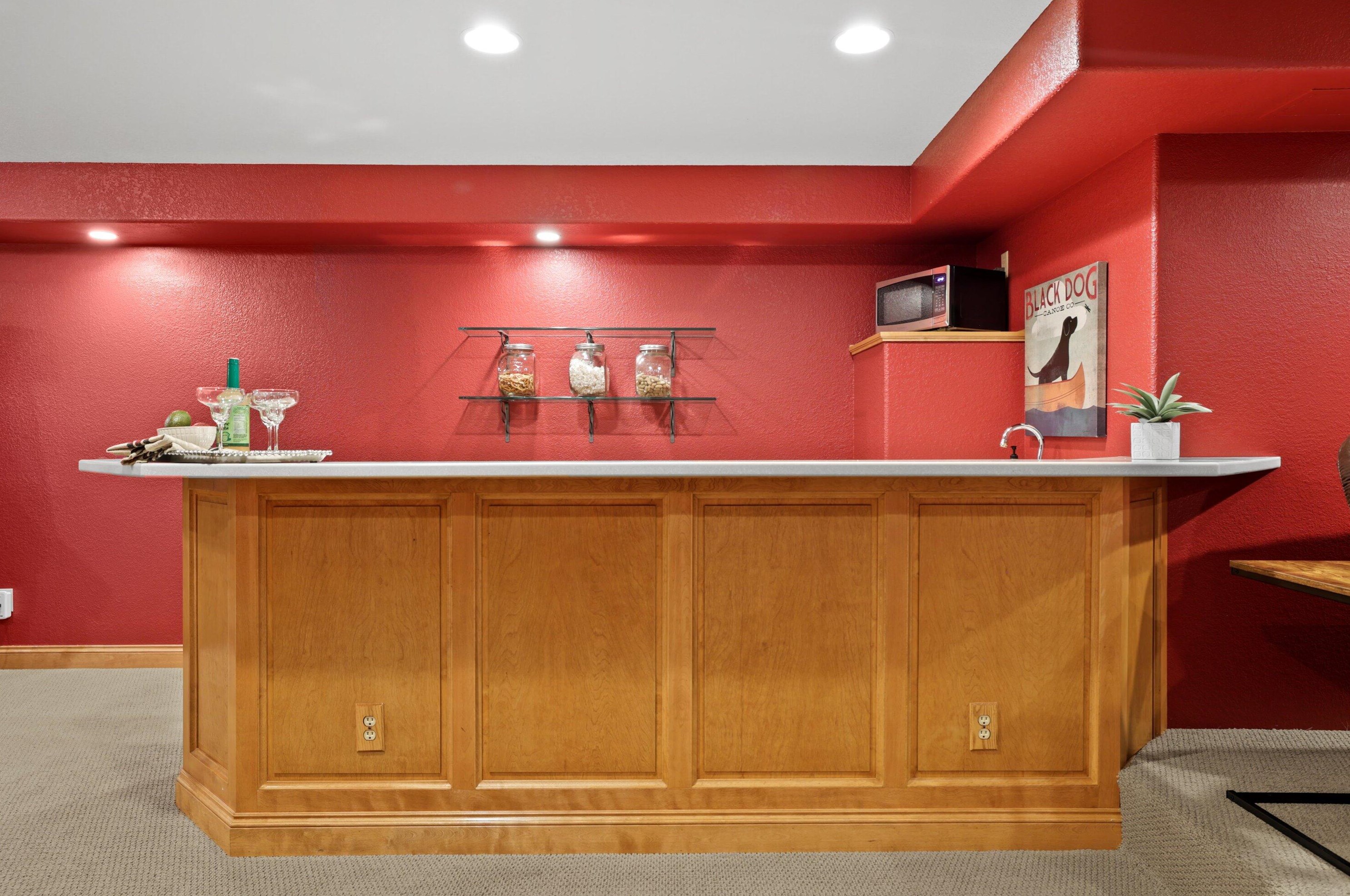 204 Laurel Cir, Delafield WI 53018-1162 exterior