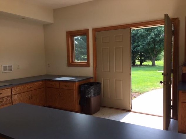 818 N Pne Mdw Ct, Oconomowoc, WI 53066