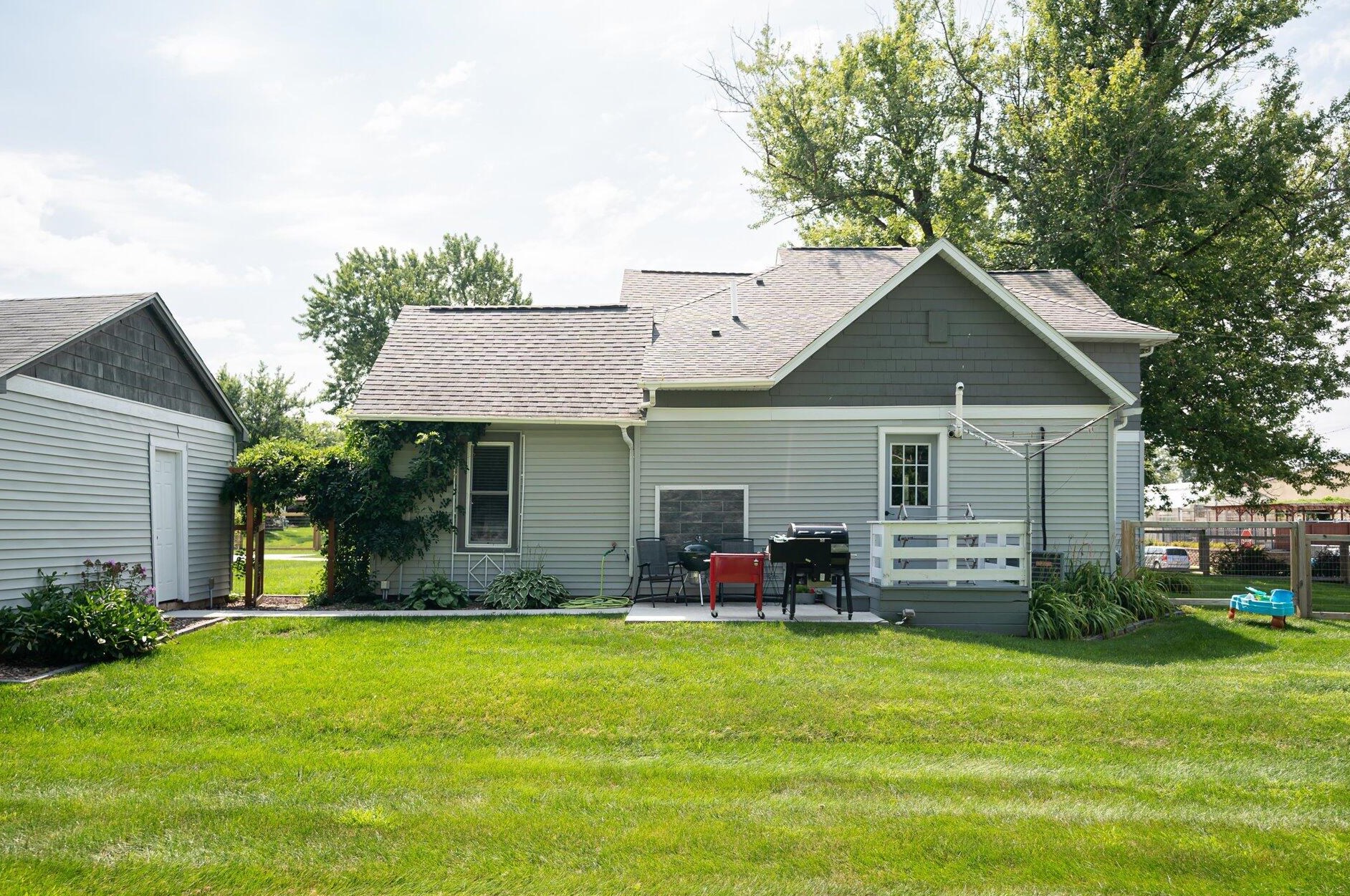 306 Gillette St, Viroqua WI  54665-1445 exterior