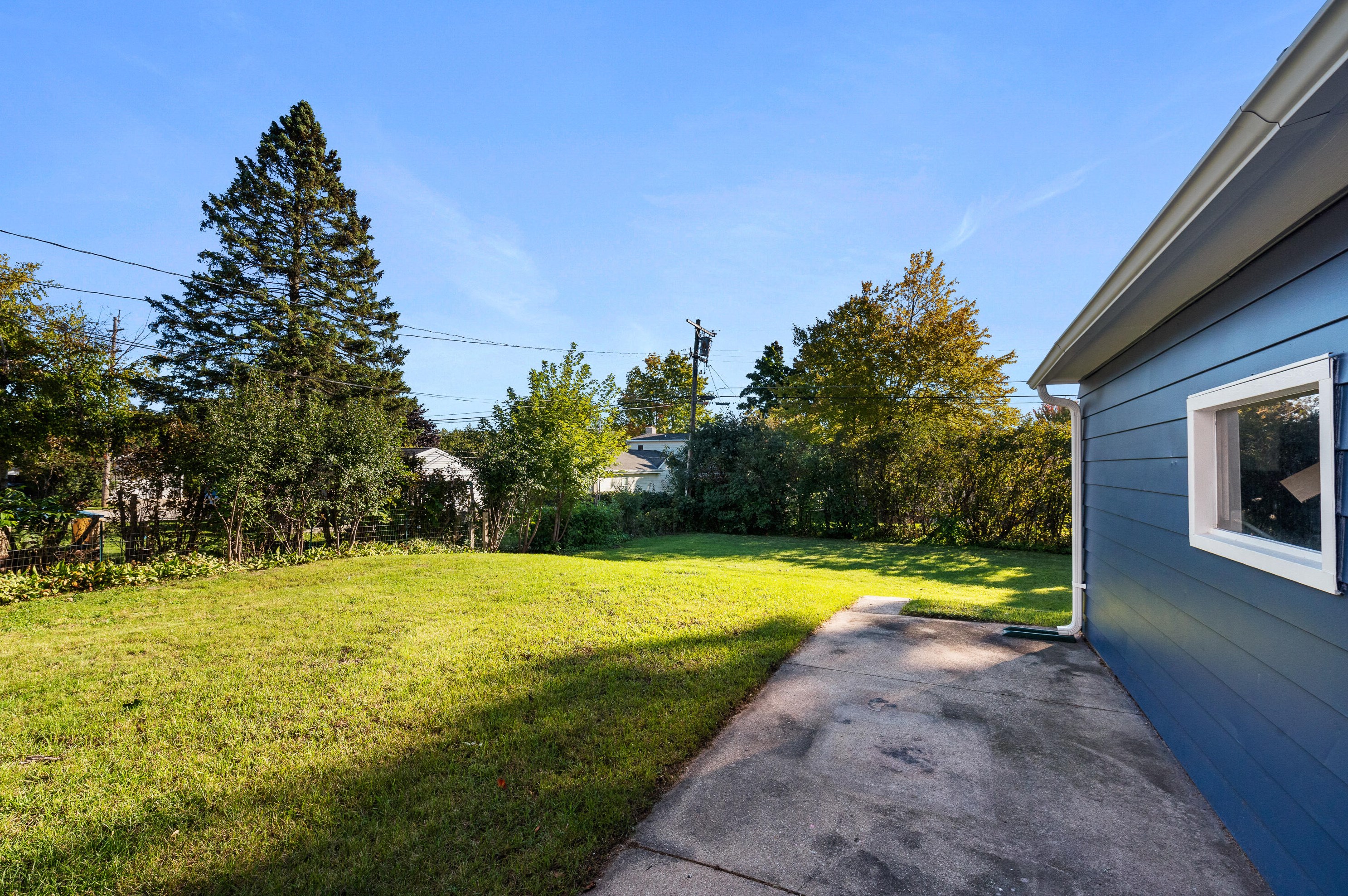 1012 4th Ave, Grafton WI  53024-1712 exterior