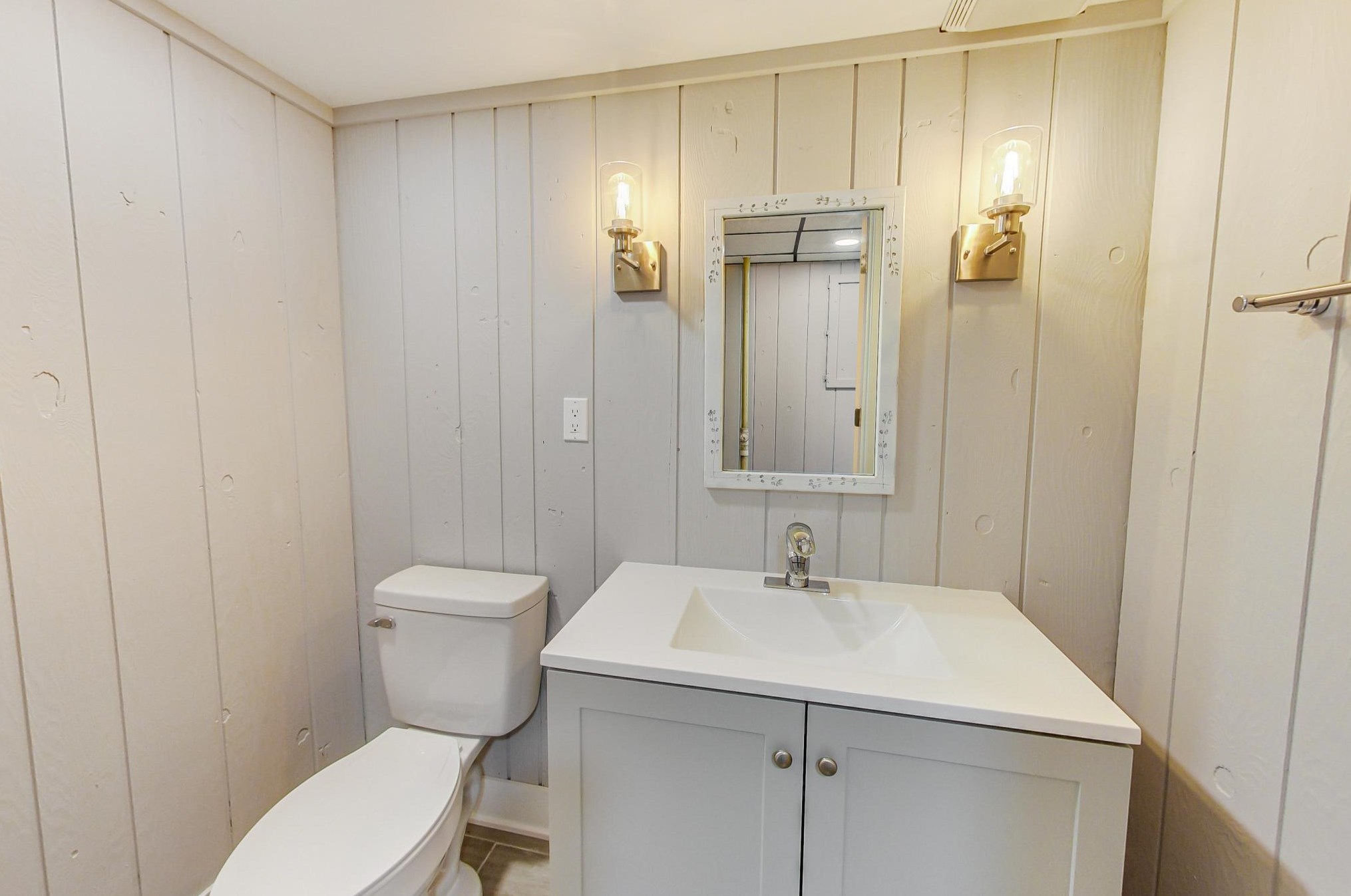 33601 Contour Dr, Lyons WI  53105-9214 exterior