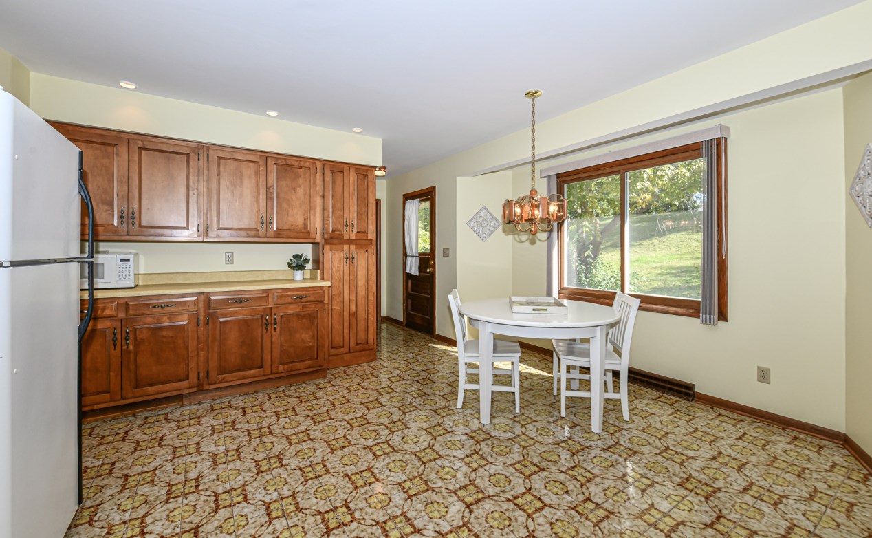 4540 Coral Dr, Brookfield WI  53045-1327 exterior