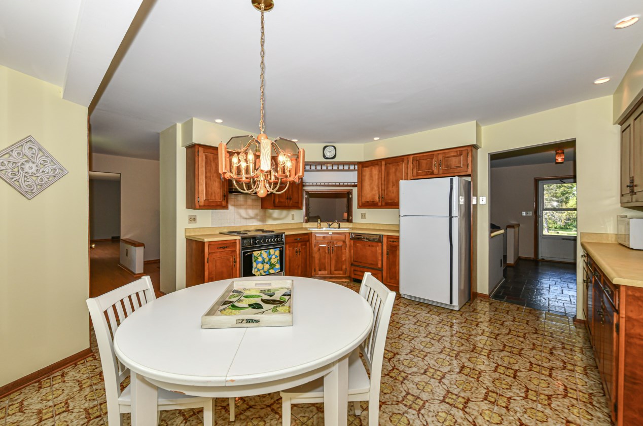 4540 Coral Dr, Brookfield WI  53045-1327 exterior