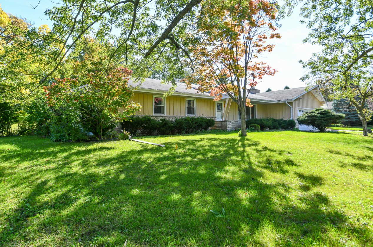 4540 Coral Dr, Brookfield WI  53045-1327 exterior